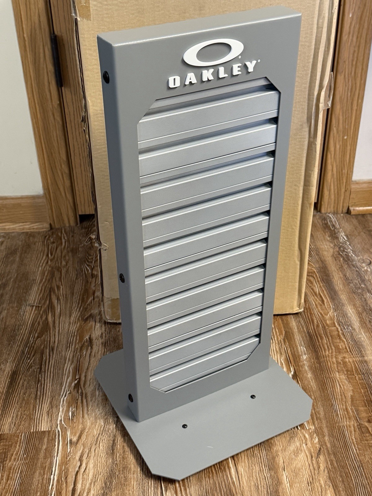 Oakley Counter Swivel Display Stand With Hooks ZOORI21 RI0001