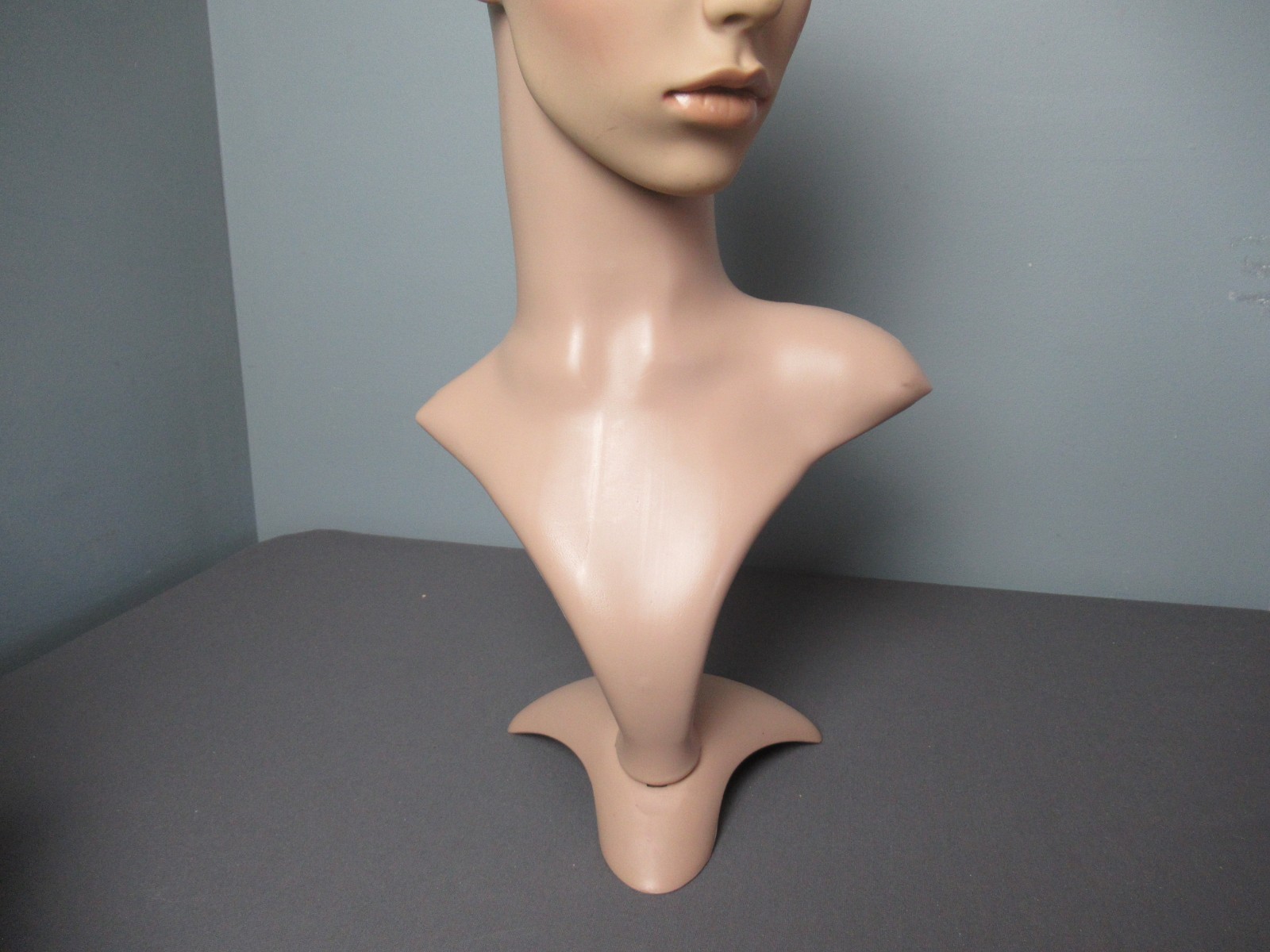 Hard Plastic Woman’s Head & Shoulders to Display Hats & Wigs – 20″ tall – 263
