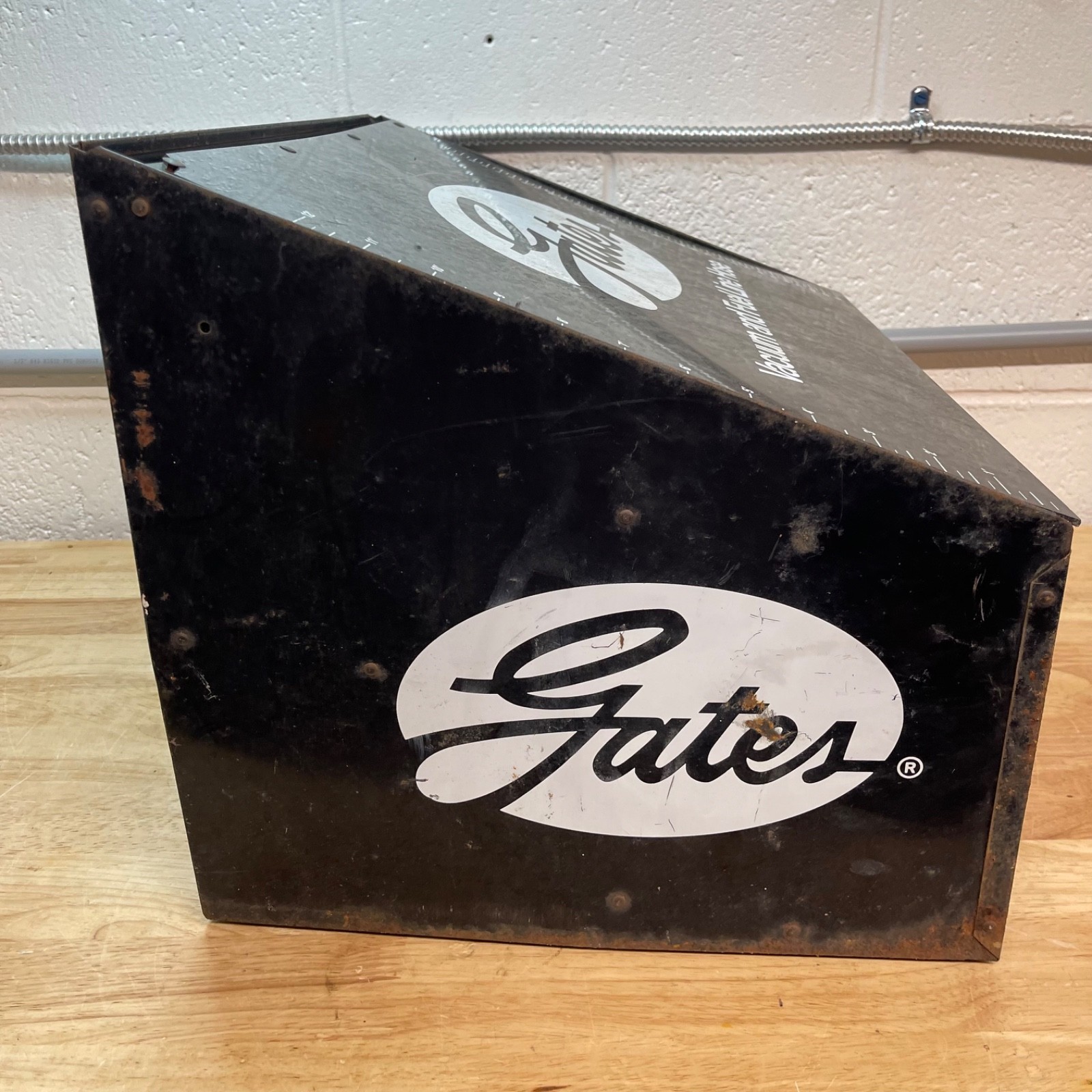 Gates Vacuum & Fuel Line Hose Metal Cabinet Display Merchandiser