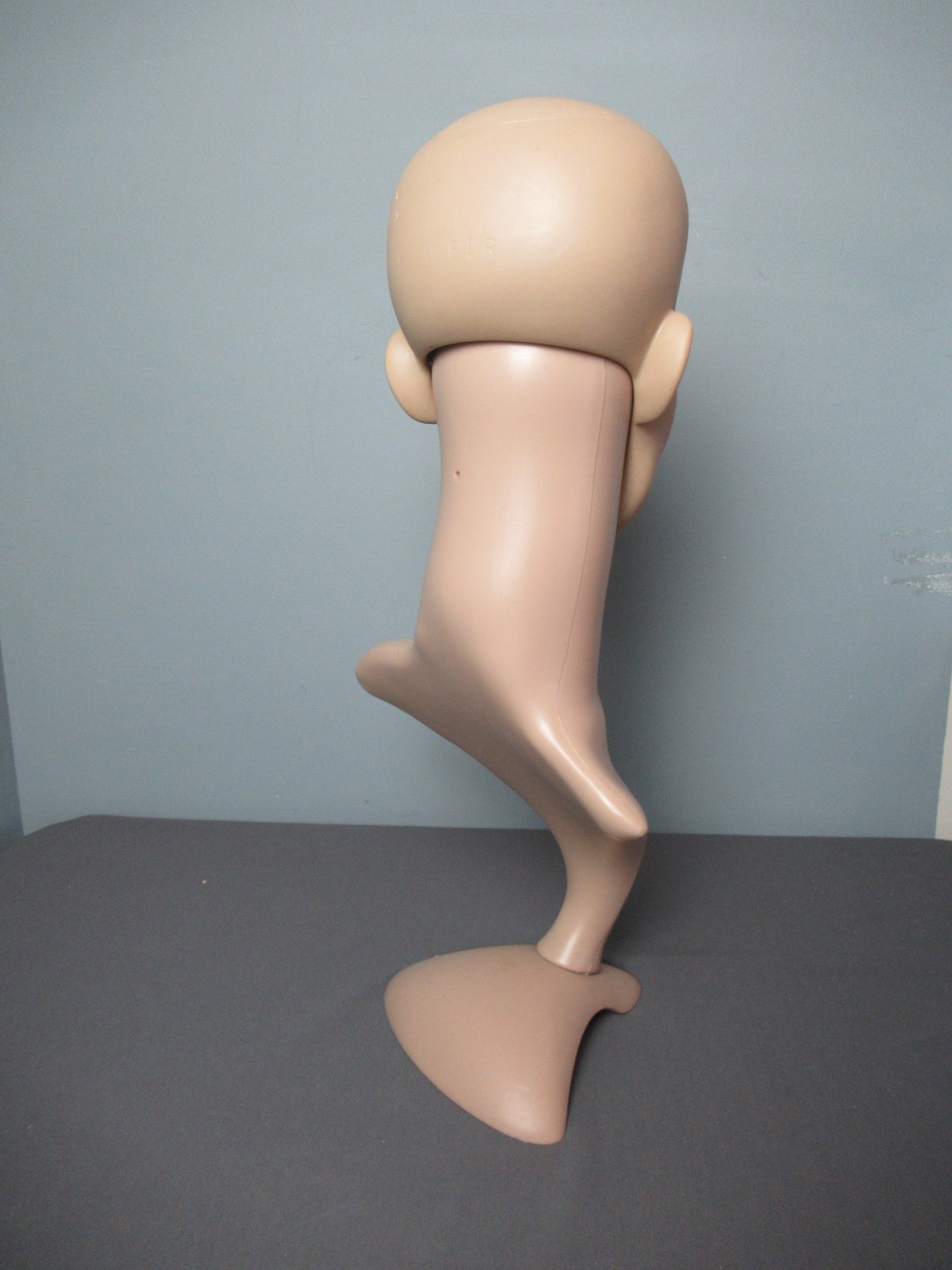 Hard Plastic Woman’s Head & Shoulders to Display Hats & Wigs – 20″ tall – 263