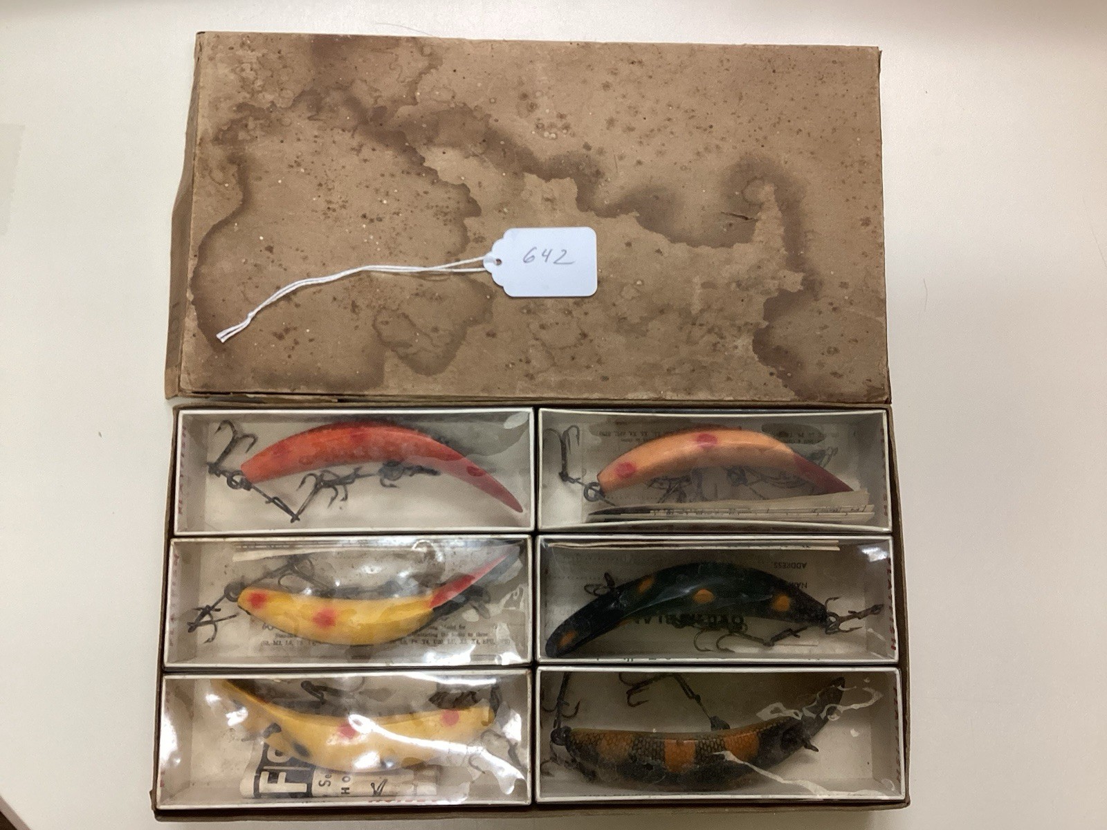 Helin Flatfish M2 Vintage Fishing Lures. Dealer Box – 6 Lures Total. (Lot 642)