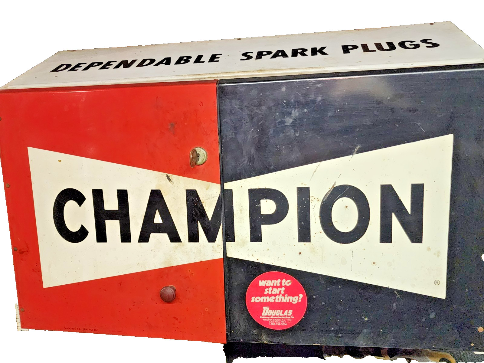 Vintage ~Champion Spark Plugs Service Station Metal Cabinet Gas Oil w/key & Lock