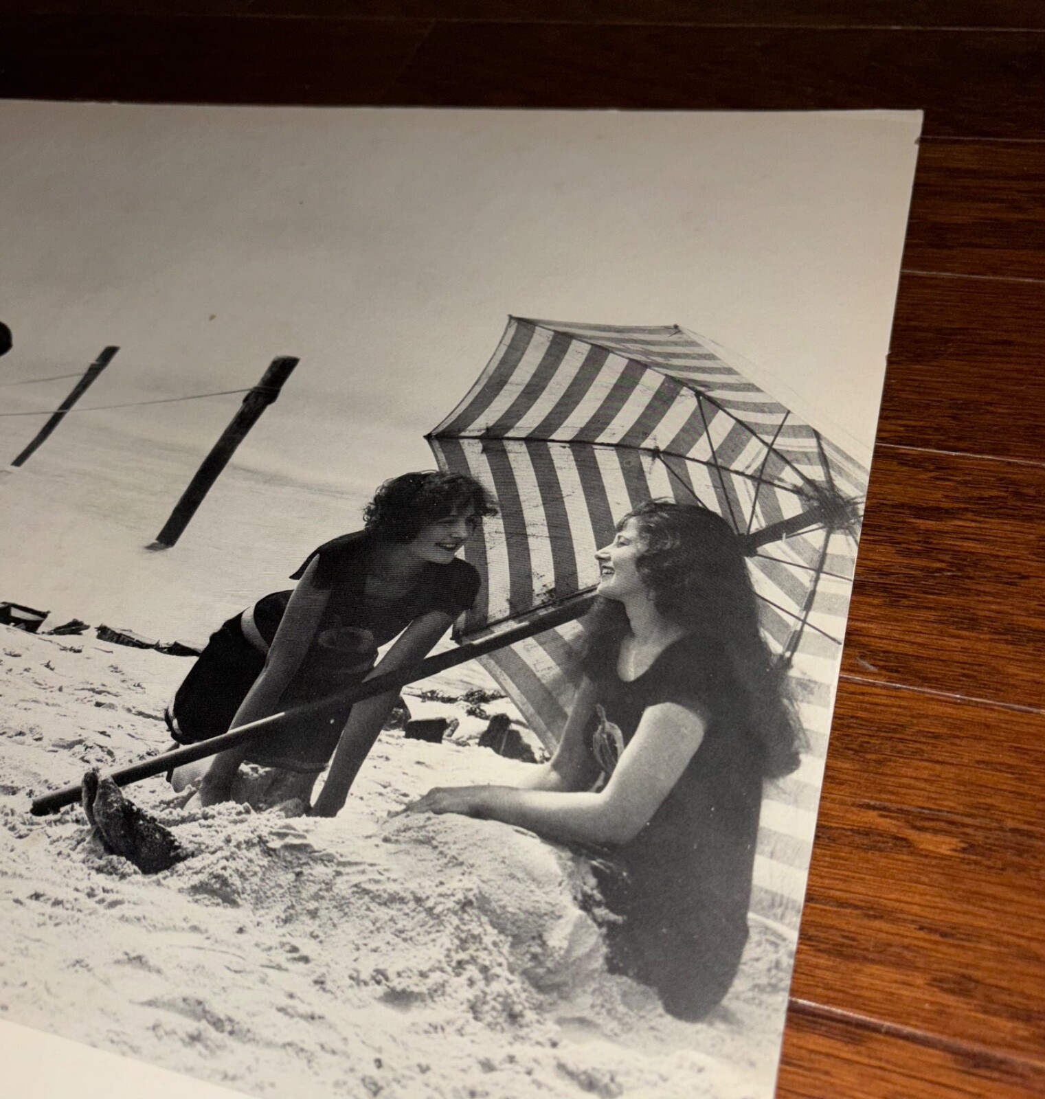 Vintage 60s KODAK Camera SWIMSUIT Man Woman BEACH Ad STORE DISPLAY Lg SIGN 16×20
