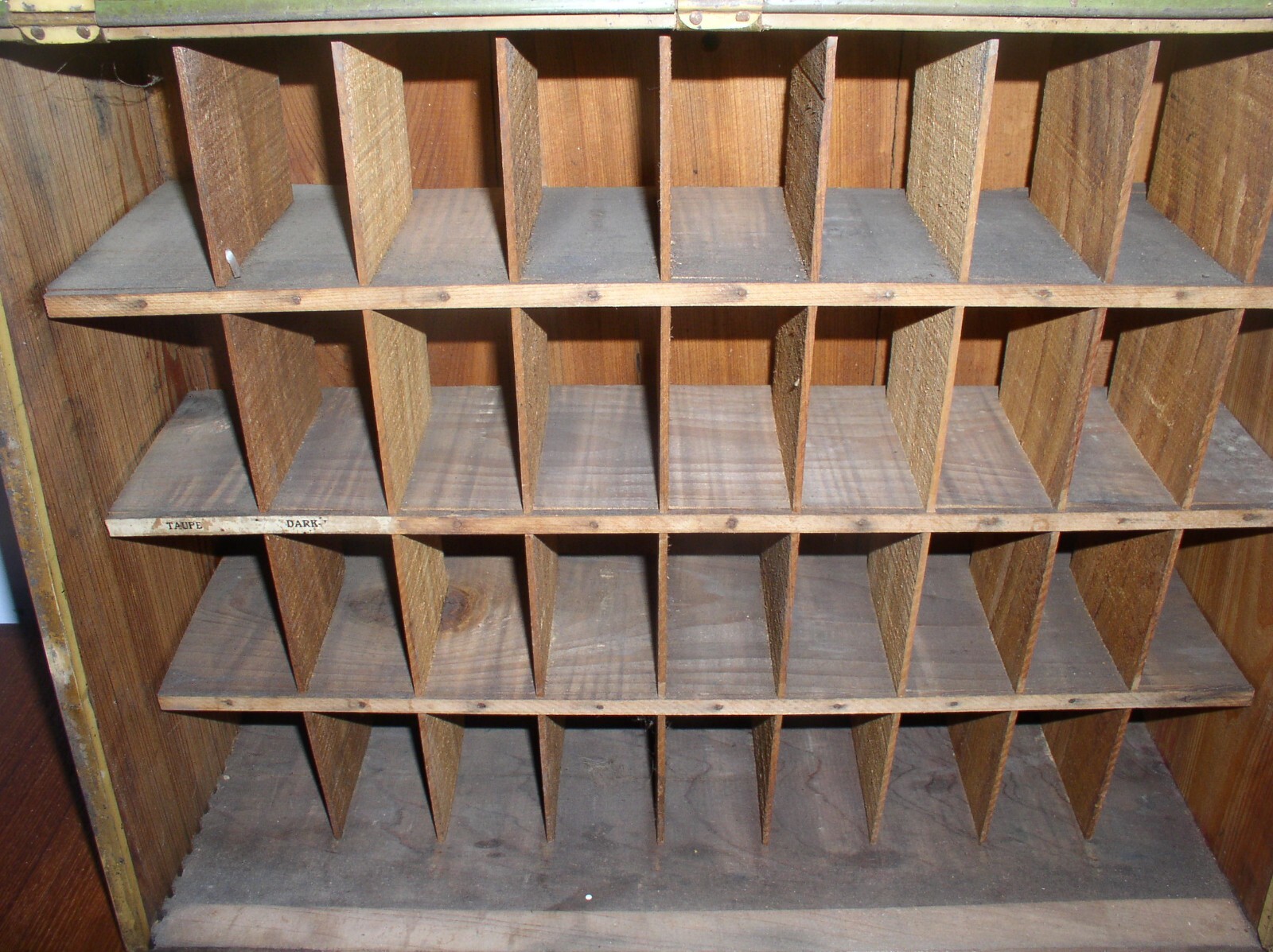 Putnam’s Fadeless Dyes-Tints antique Store Counter Display Cabinet Metal/Wood