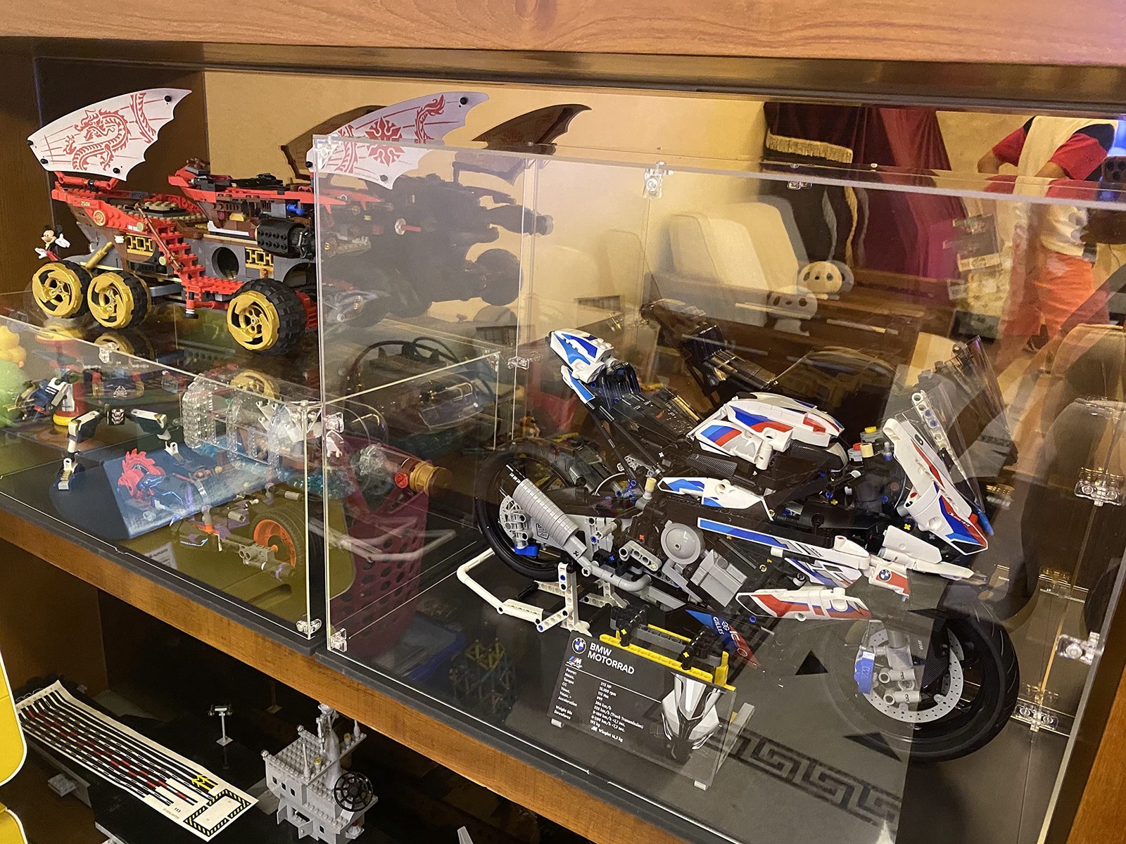 Clear Acrylic Display Case, Self-Assemble 17.7x8x8 inch, 45x20x20 cm,