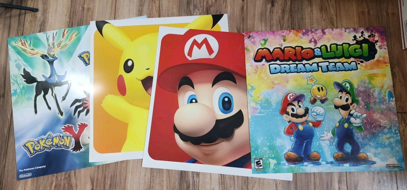 Lot Of 4 Pokemon/ Mario Store Signs Toys R Us 2015 Mario Dream Team 24 X 24