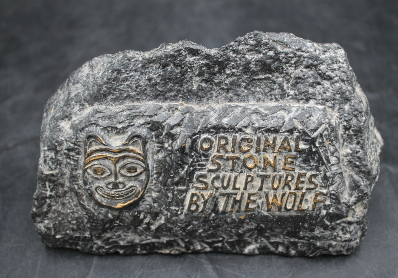 THE WOLF ORIGINAL SCULPTURES Display Soap Stone Intuit Indian 6″ Carved Store