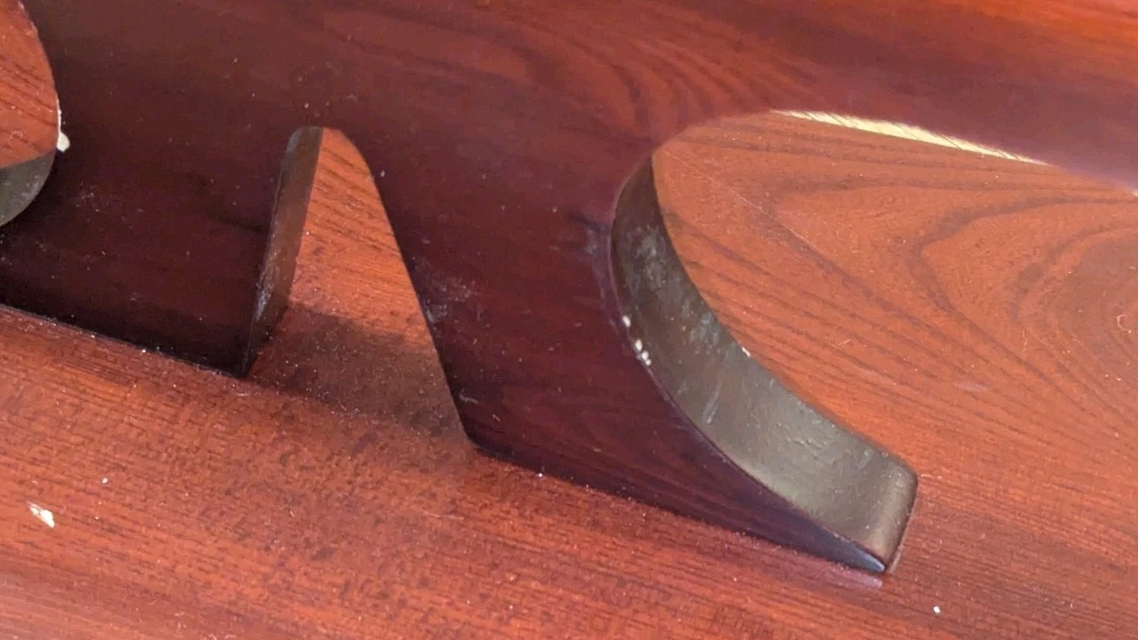 Pair (2) of Maui Jim Wooden Displays Multi Glasses Countertop Retail Sales Rack
