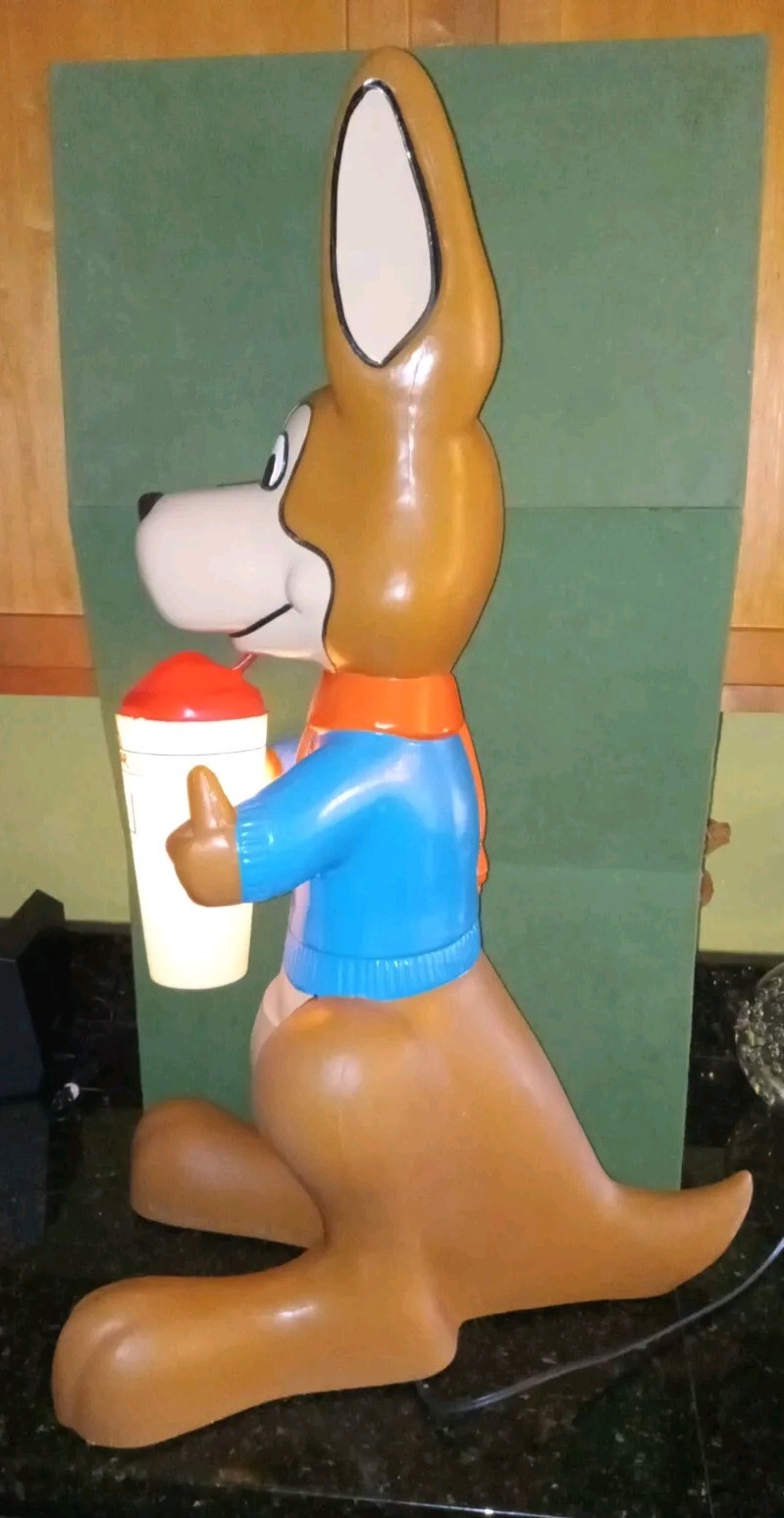 SUPER RARE Vintage Walmart Squiggly Kangaroo Light Up 80s Advertising Figure 35″