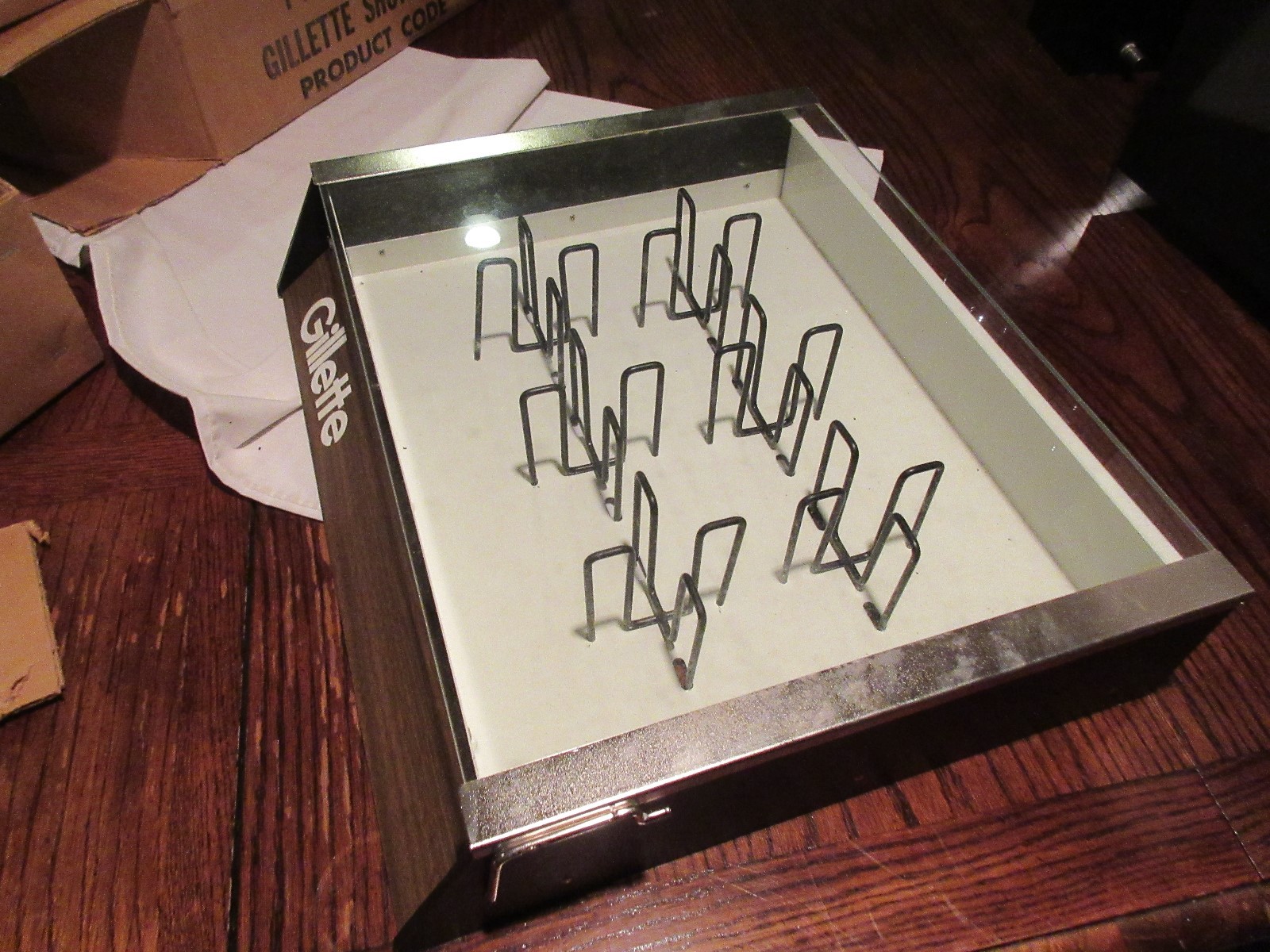 Gillette ,Counter Top Display Unit , 18″ X 151/2″ X 41/2″ , New In Box , Vintage