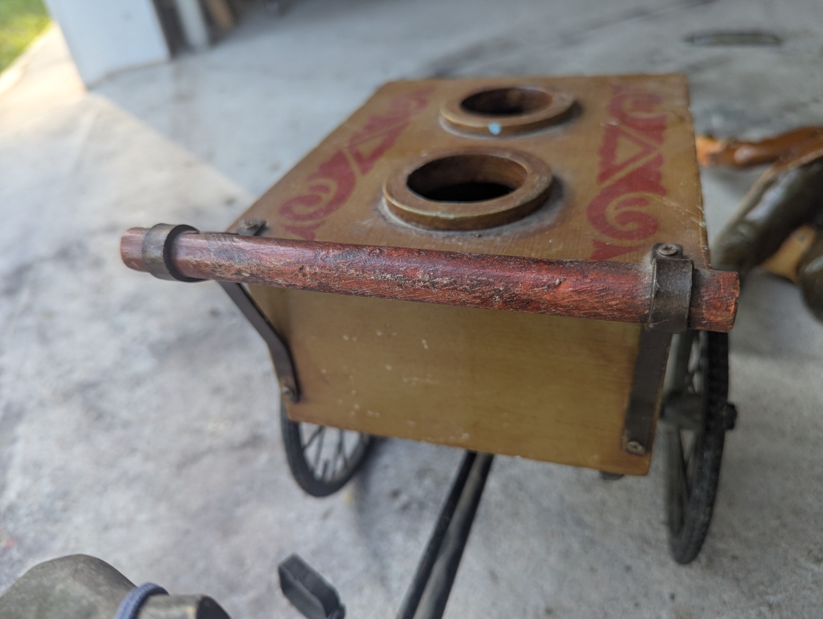 Rare HTF Metal & Wood Decorative Vintage Ice Cream 3 Wheel Bicycle n Cart+ Man