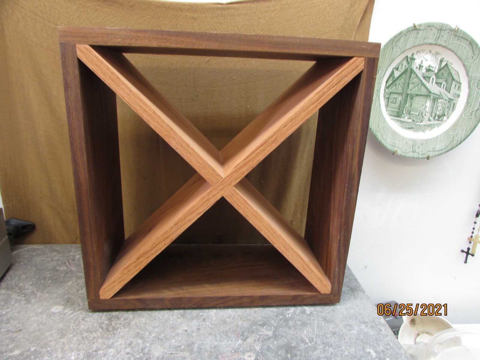 solid wood display very unique 15-1/2″ x 15-1/2″