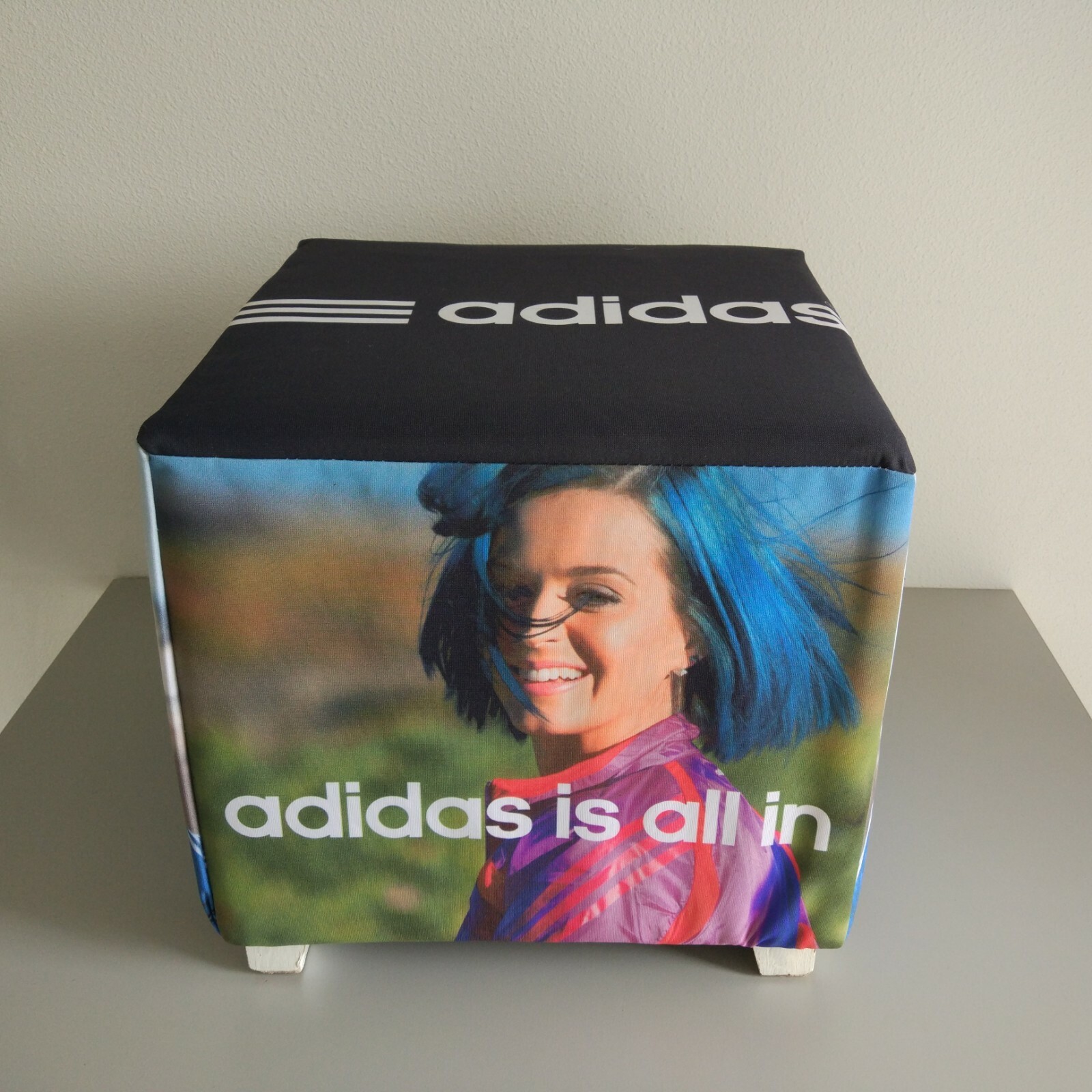 Adidas Pouf Adidas Is All In 2011 Vintage Torsion Rare Display ZX 8000 4000 OG