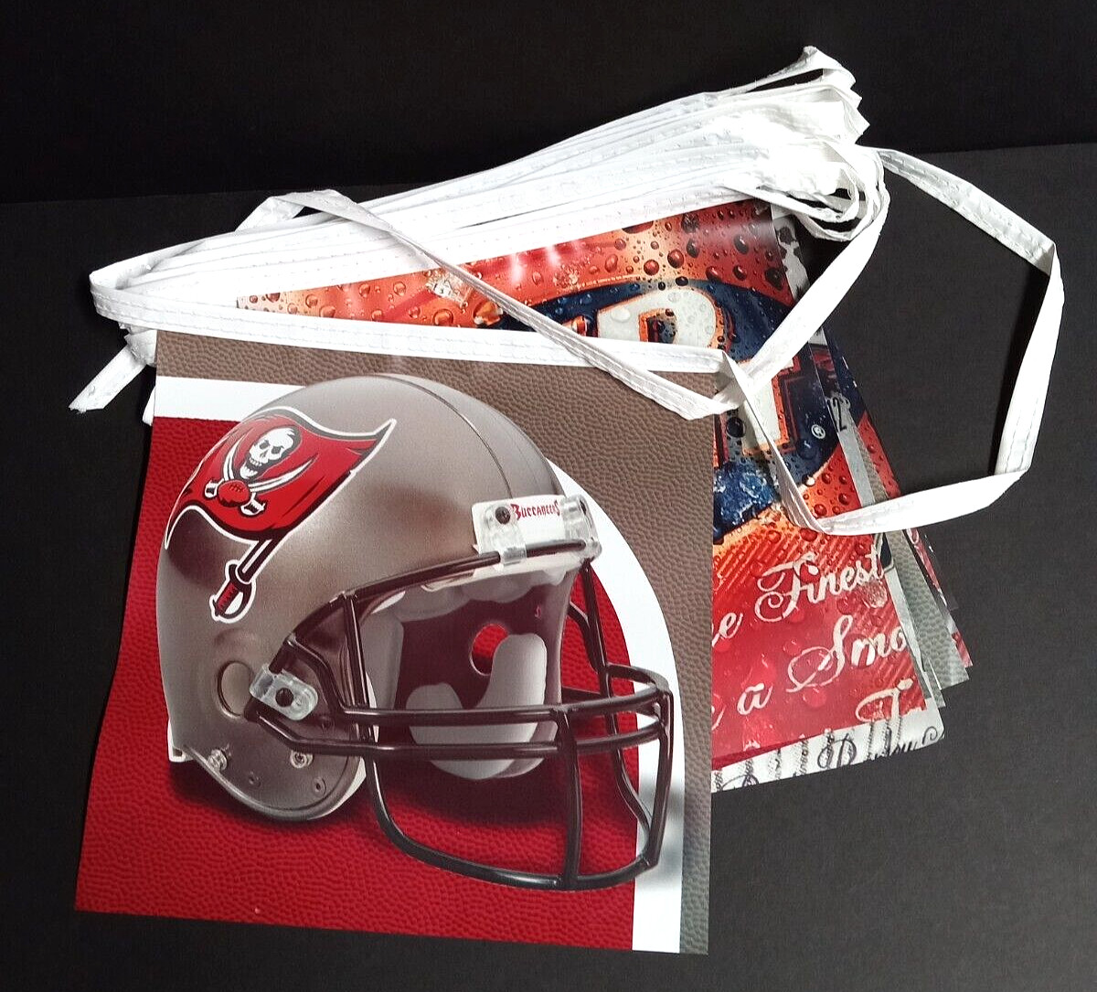 Budweiser Buccaneers Football String of 18 Flags (11.75″h x 11.5″w ea) c2008