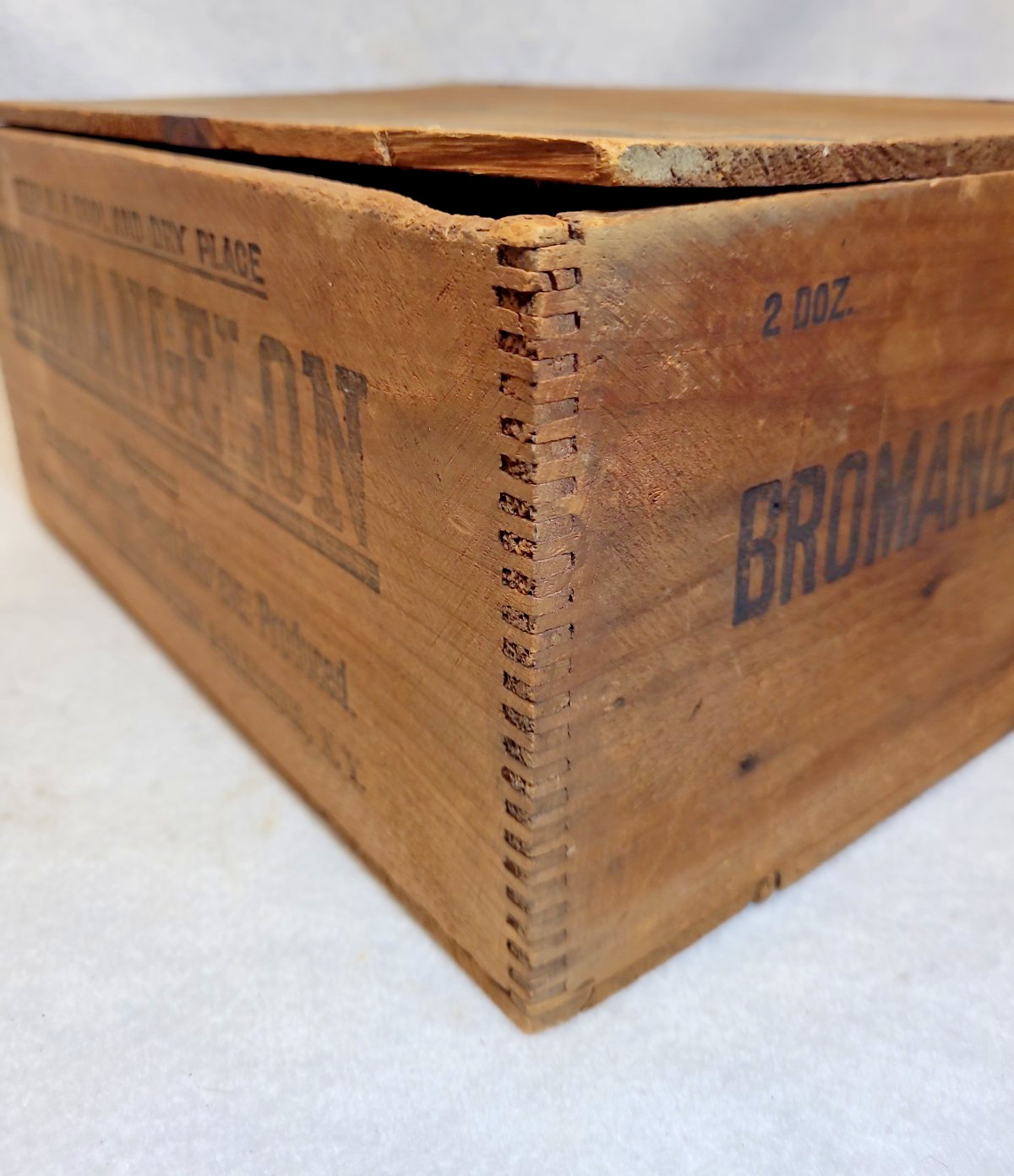 Antique Bromangelon Jelly Wooden Box Crate Stern & Saalberg Vintage Advertising