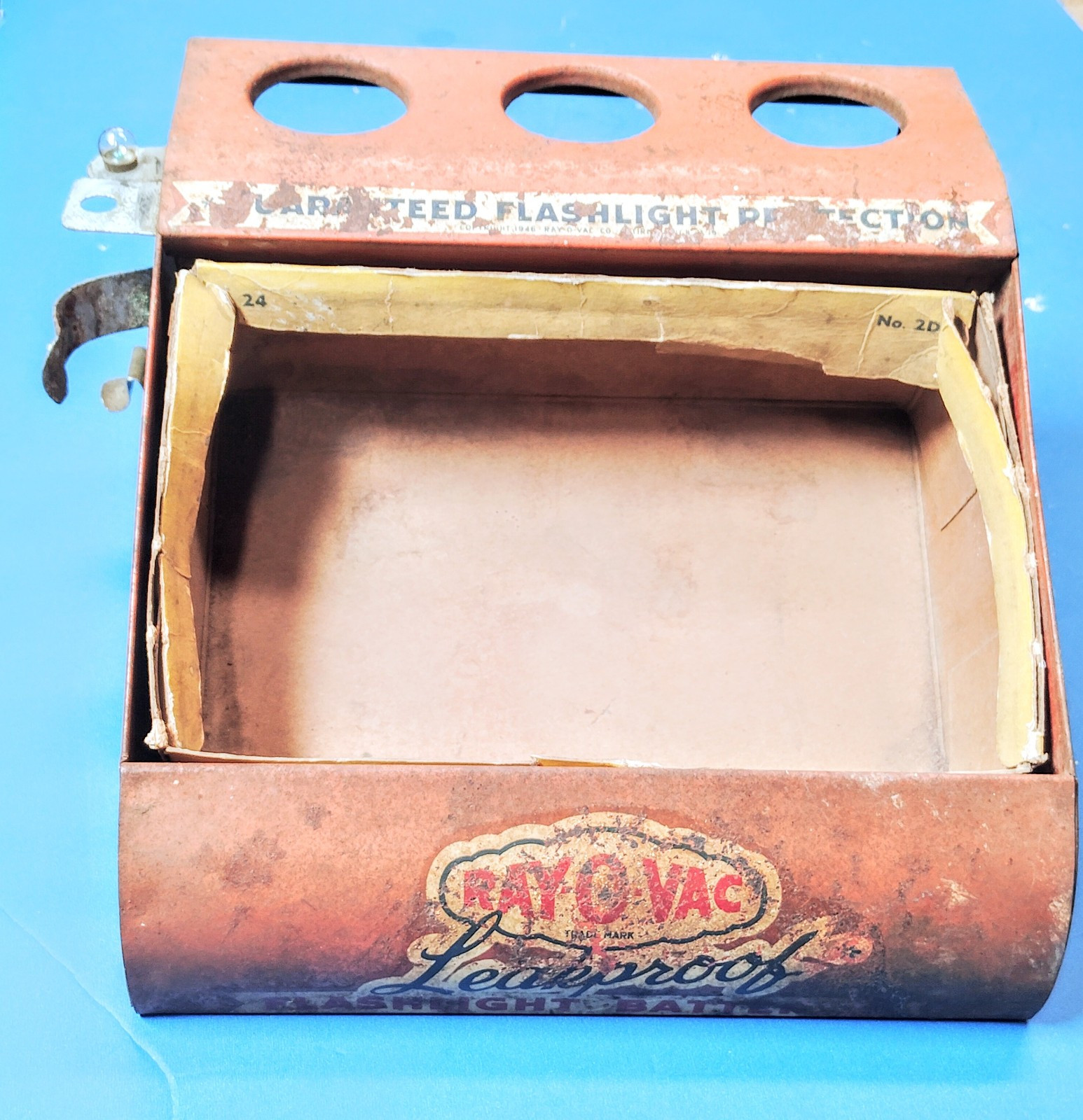 VINTAGE RAY-O-VAC FLASHLIGHT COUNTER DISPLAY – USED