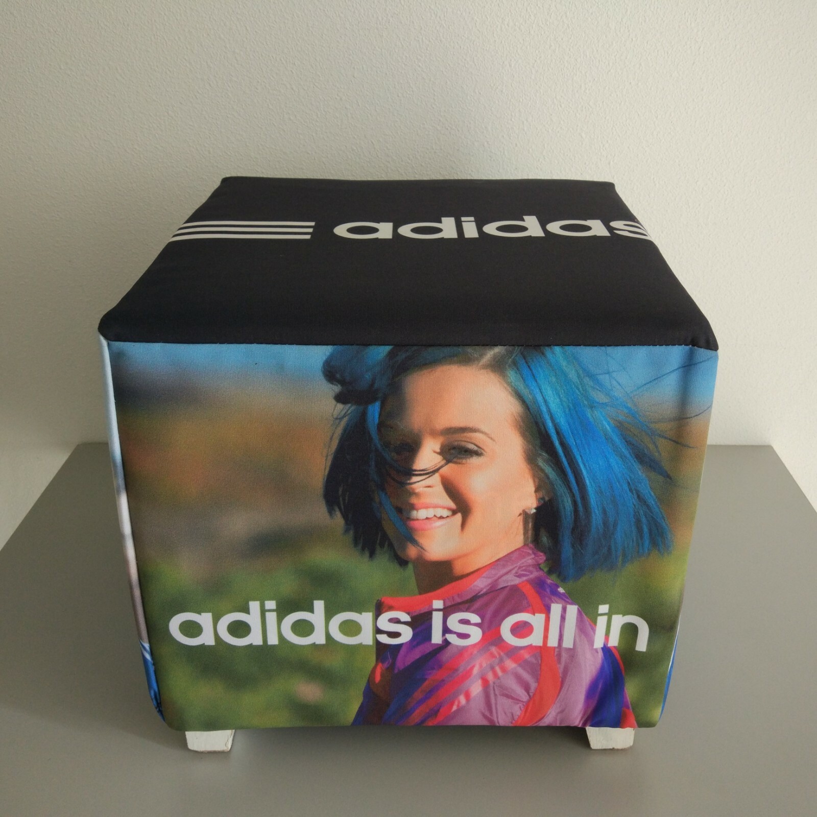 Adidas Pouf Adidas Is All In 2011 Vintage Torsion Rare Display ZX 8000 4000 OG