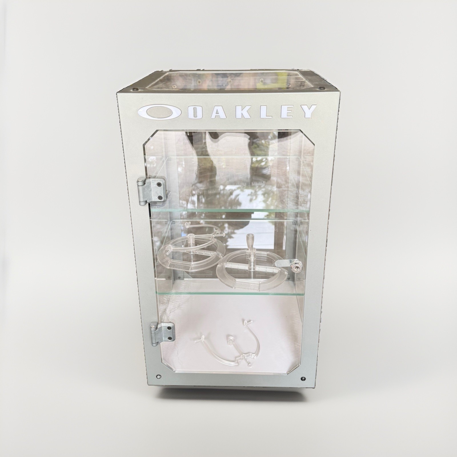 Oakley 3 Tier Countertop Sunglasses Display Case W/2 Stands and Key
