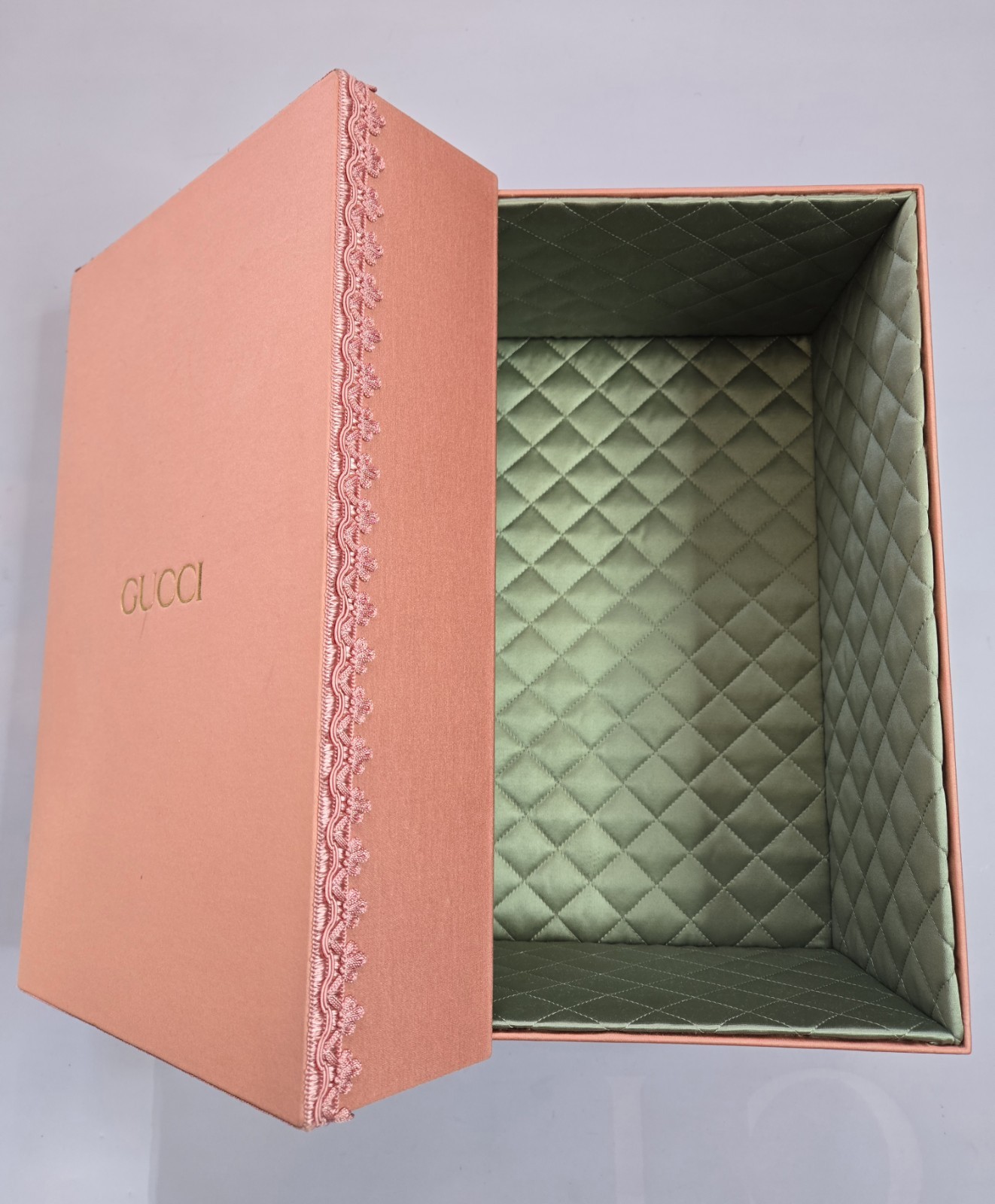 GUCCI DUSTY ROSE LARGE GIFT BOX w GUCCI GREEN QUILTED INTERIORS MADE IN ITALY