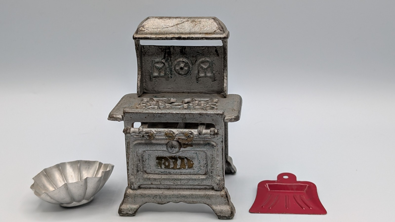 Antique Royal Cast Iron Miniature Cook Stove Salesman Sample/Dollhouse Toy