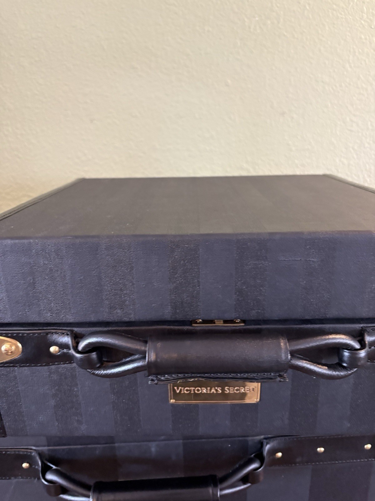Very Rare Vintage Victoria’s Secret Black Display Luggage FREE SHIPPING