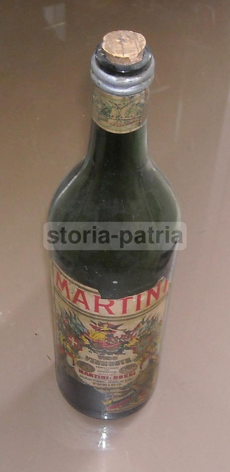 ENOLOGY_LIQUORS_WINE_VERMOUTH_MARTINI_ROSSI_TORIN_HERALDRY_SAVOY_ADVERTISING