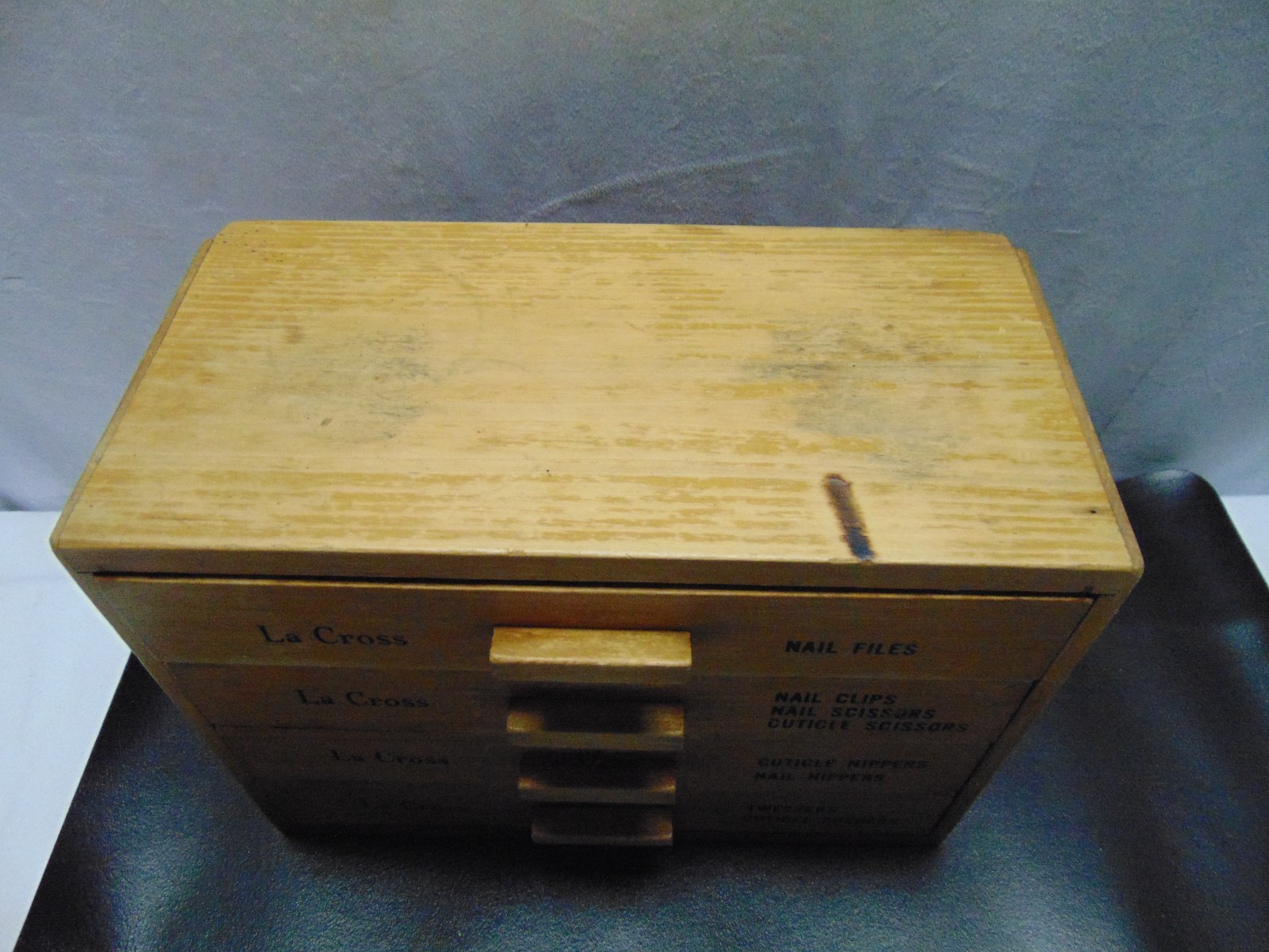 Vintage La Cross Nail Supply Store Display wooden Box 4 shelfs 8″ x 6.5″ x 11″