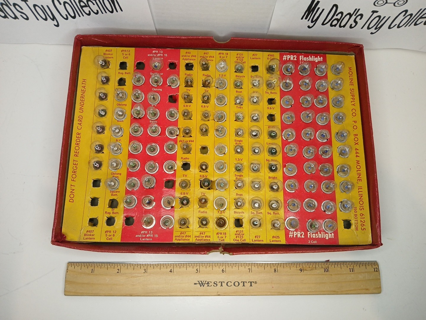 Vintage SERV-A-LITE Flashlite Bulb Merchandiser No. 300 – with Bulbs Display