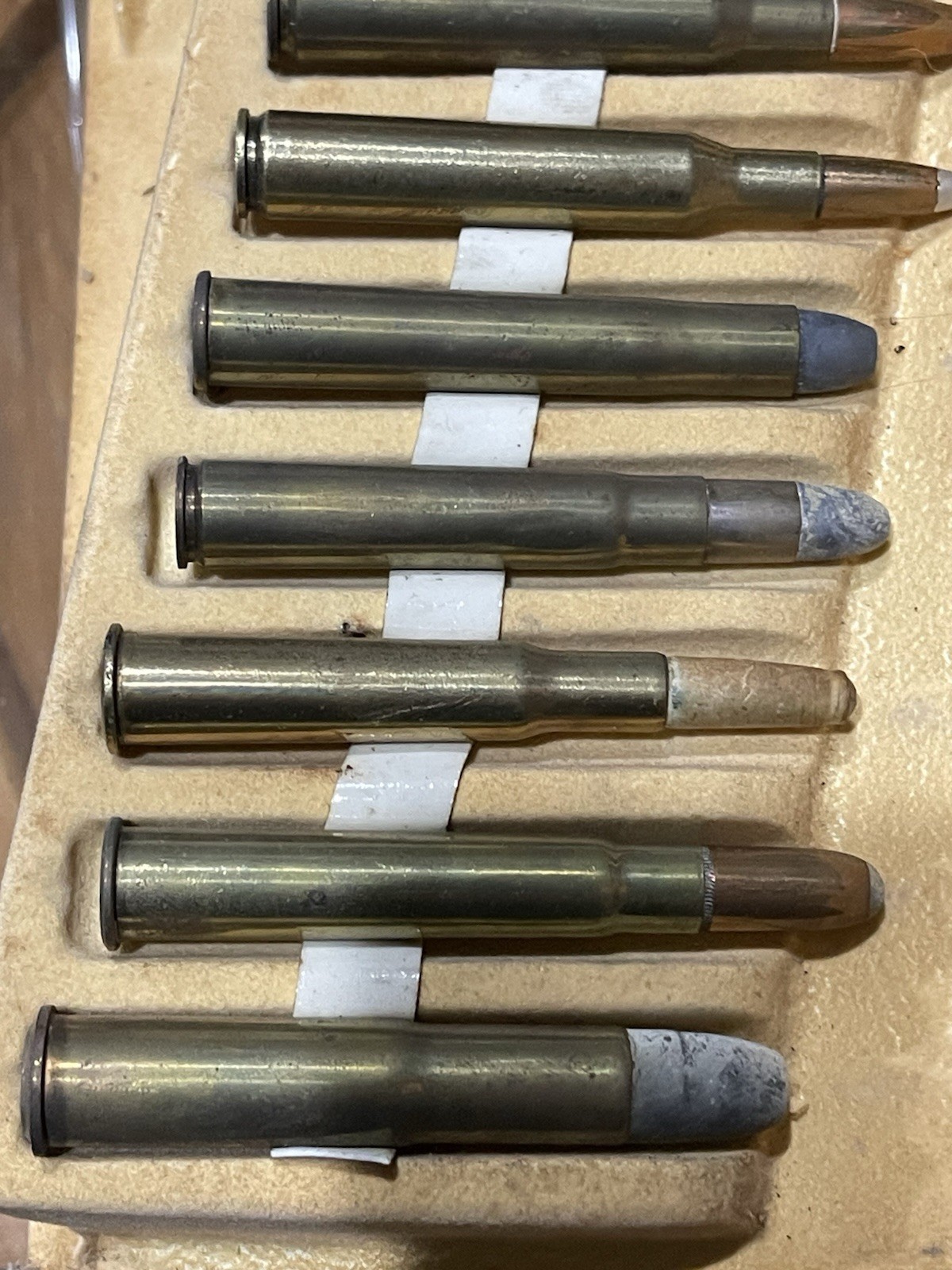 VINTAGE CARTRIDGE BULLET BOARD GUN DISPLAY ADVERTISING.