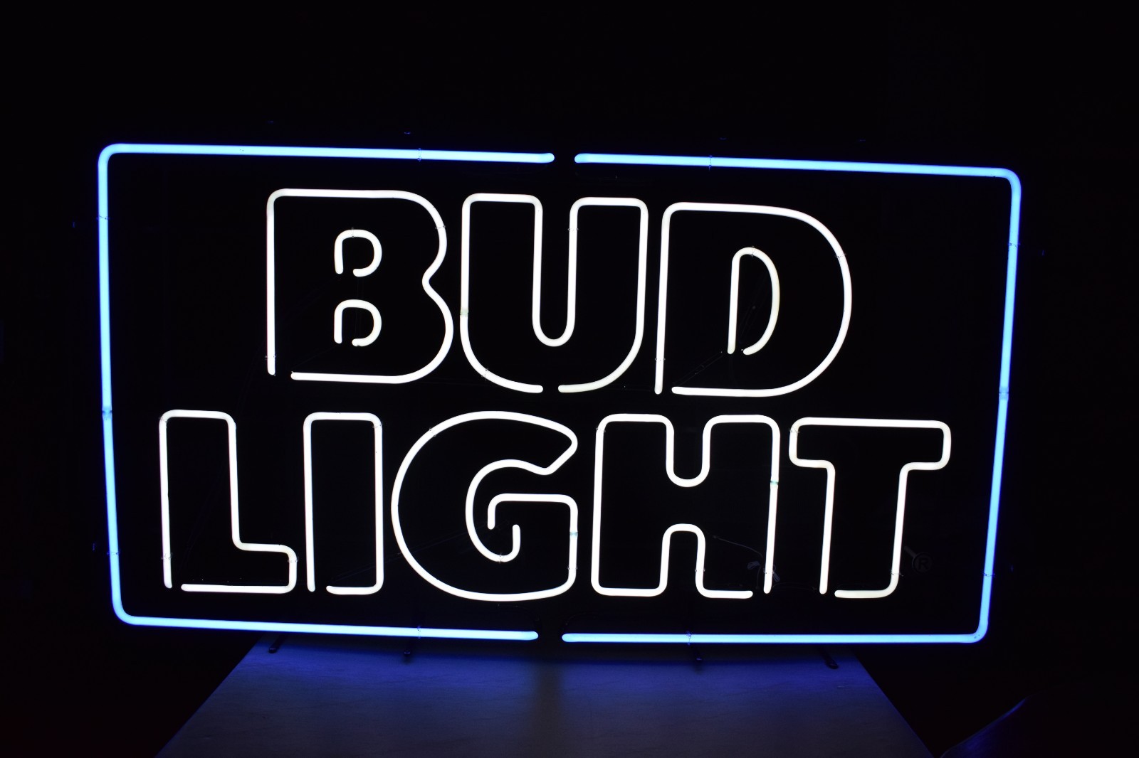 BUD LIGHT NEON SIGN 3 IN 1 WIRE FRAME HUGE 4 FEET WIDE 26″ TALL USA 2016 LED