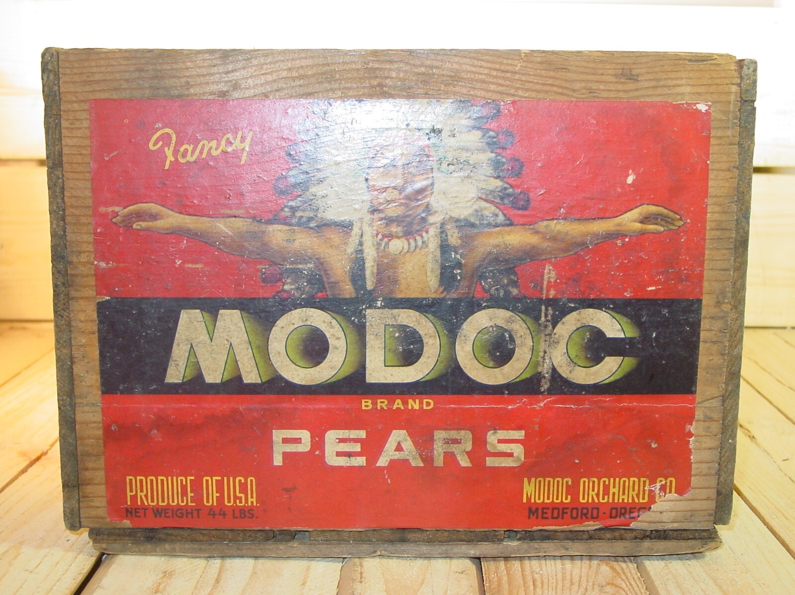 Vintage MODOC BRAND PEARS Crate w/ American Indian Logo Modoc Orchards Co Oregon