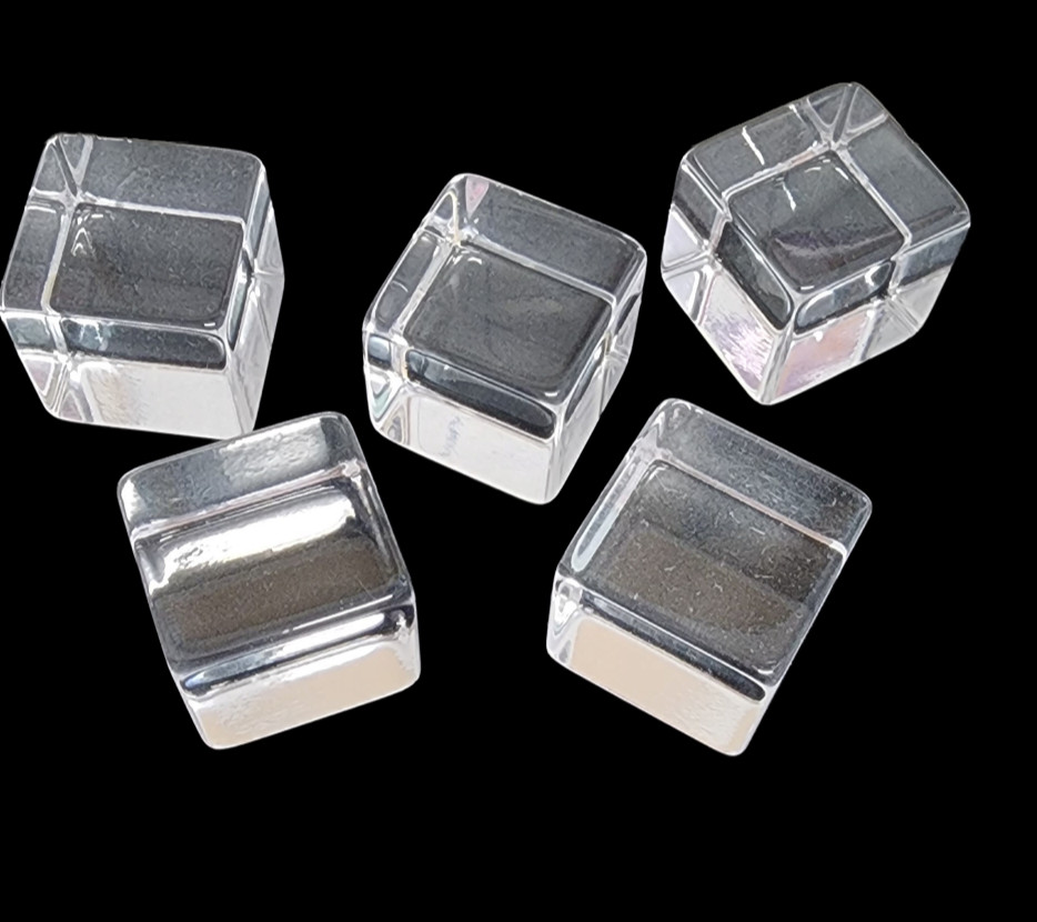 5pc 1-1/2″ Clear Tumbled Acrylic Cubes
