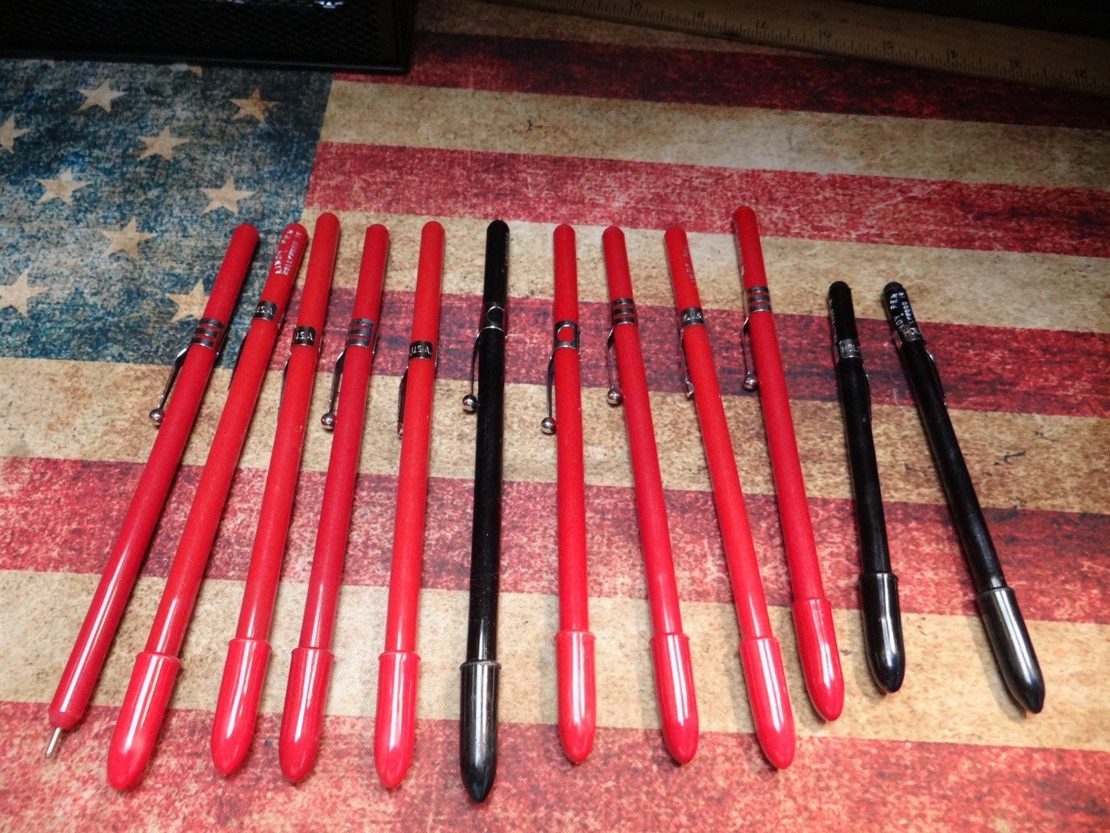 Vintage Lindy Pens Store Display with 12 Pens