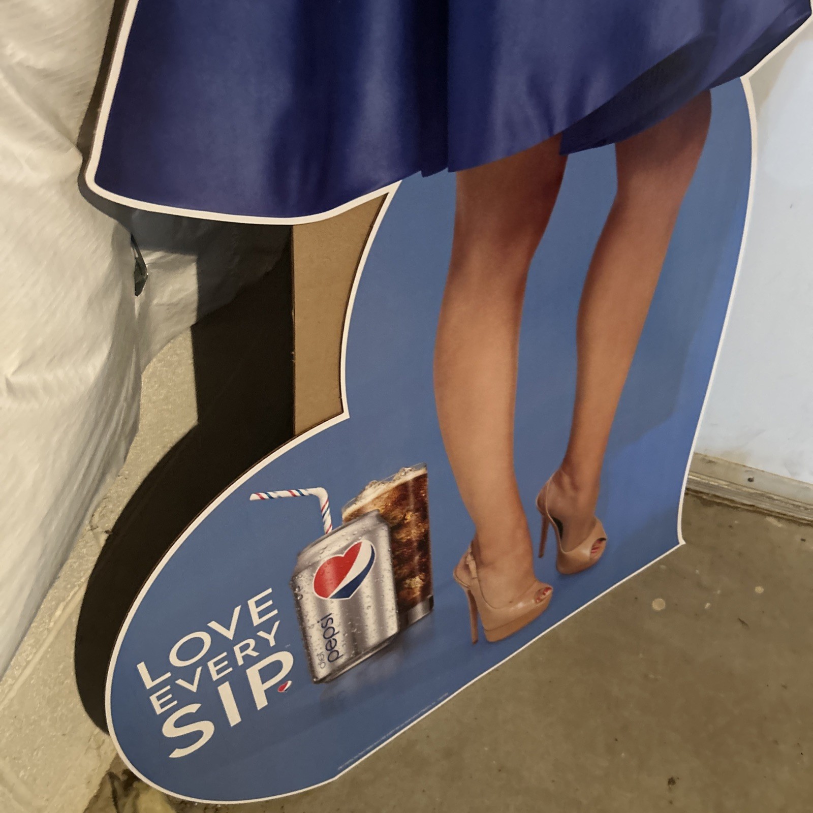 Pepsi Sofia Vergara Brand New Promo Store Cardboard Cutout Stand Up Vintage