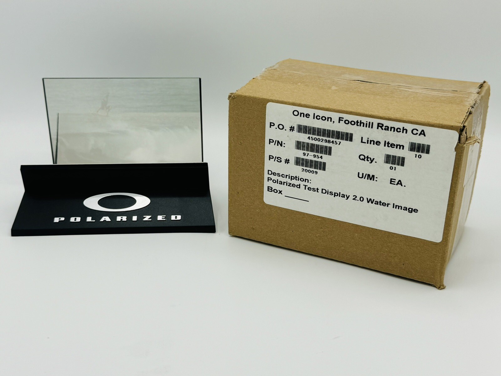 NEW OAKLEY STORE POLARIZED TEST DISPLAY 2.0 WATER IMAGE CASE RARE SURFING