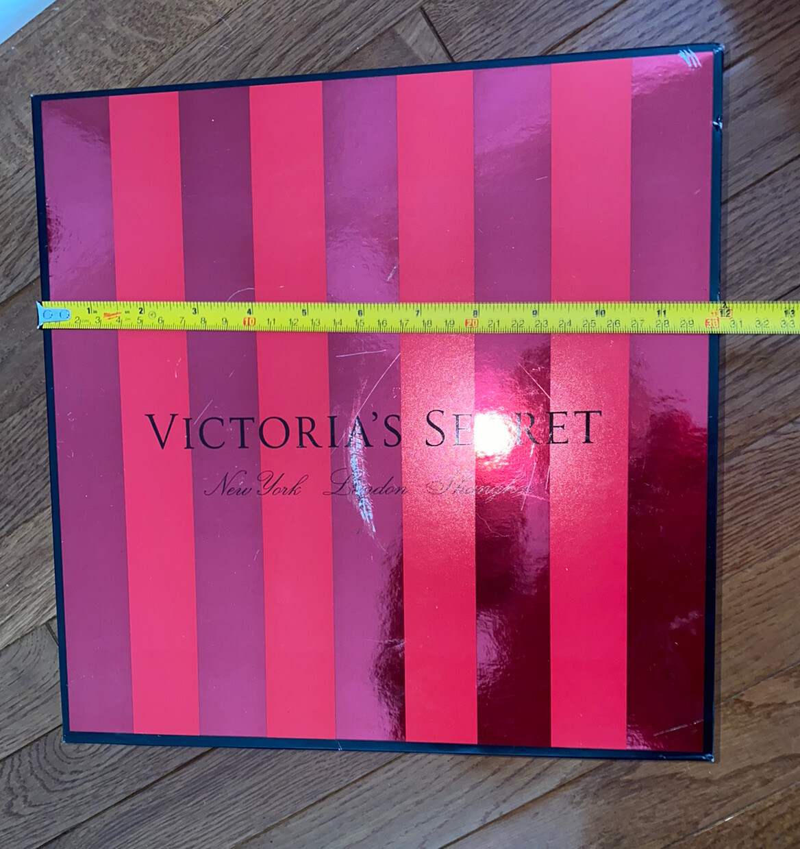 VICTORIA’S SECRET BOXES DISPLAY PROPS BOXES #1