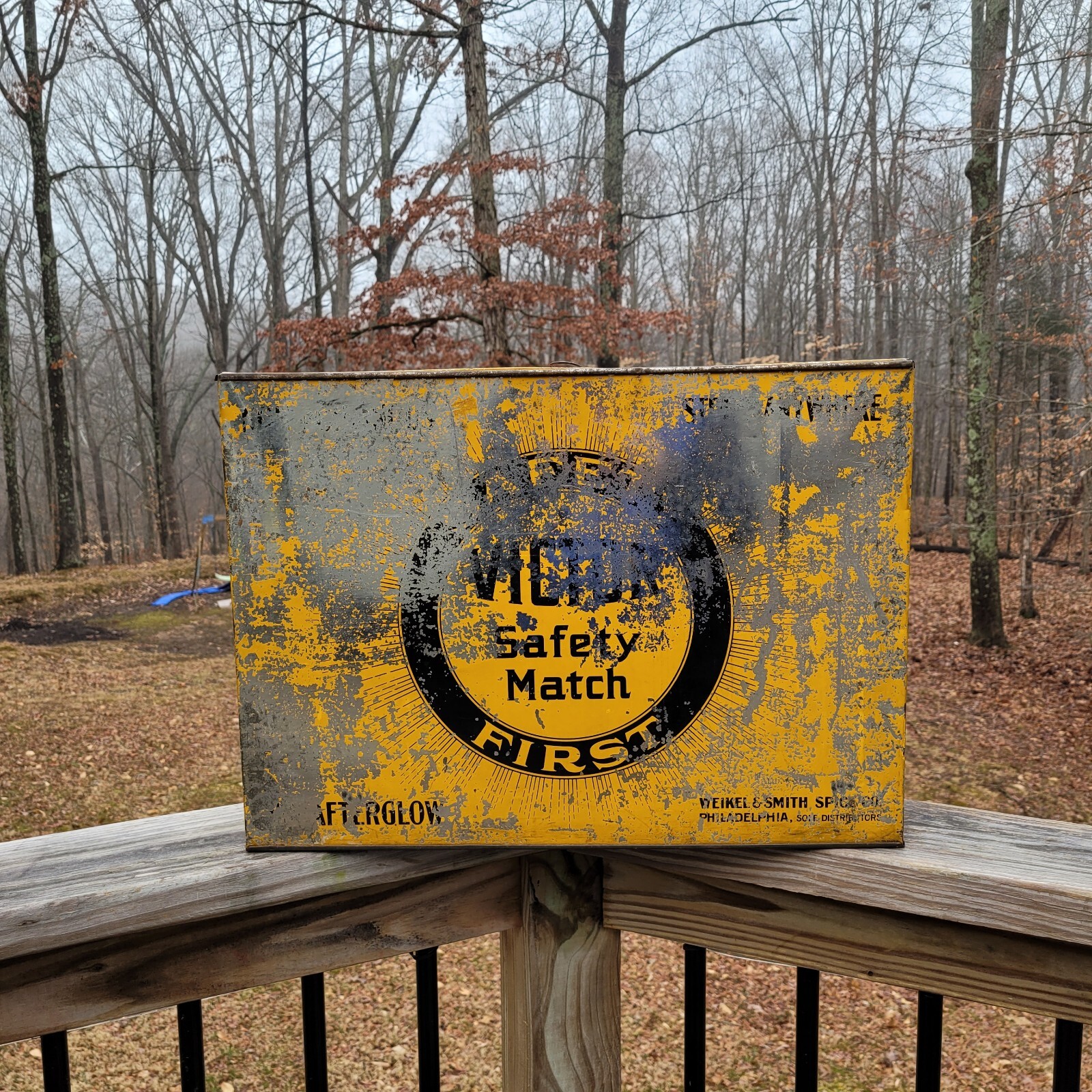 Lg Antique VICTOR SAFETY MATCHES Tin Shipping Country Store Advertising Sign Box