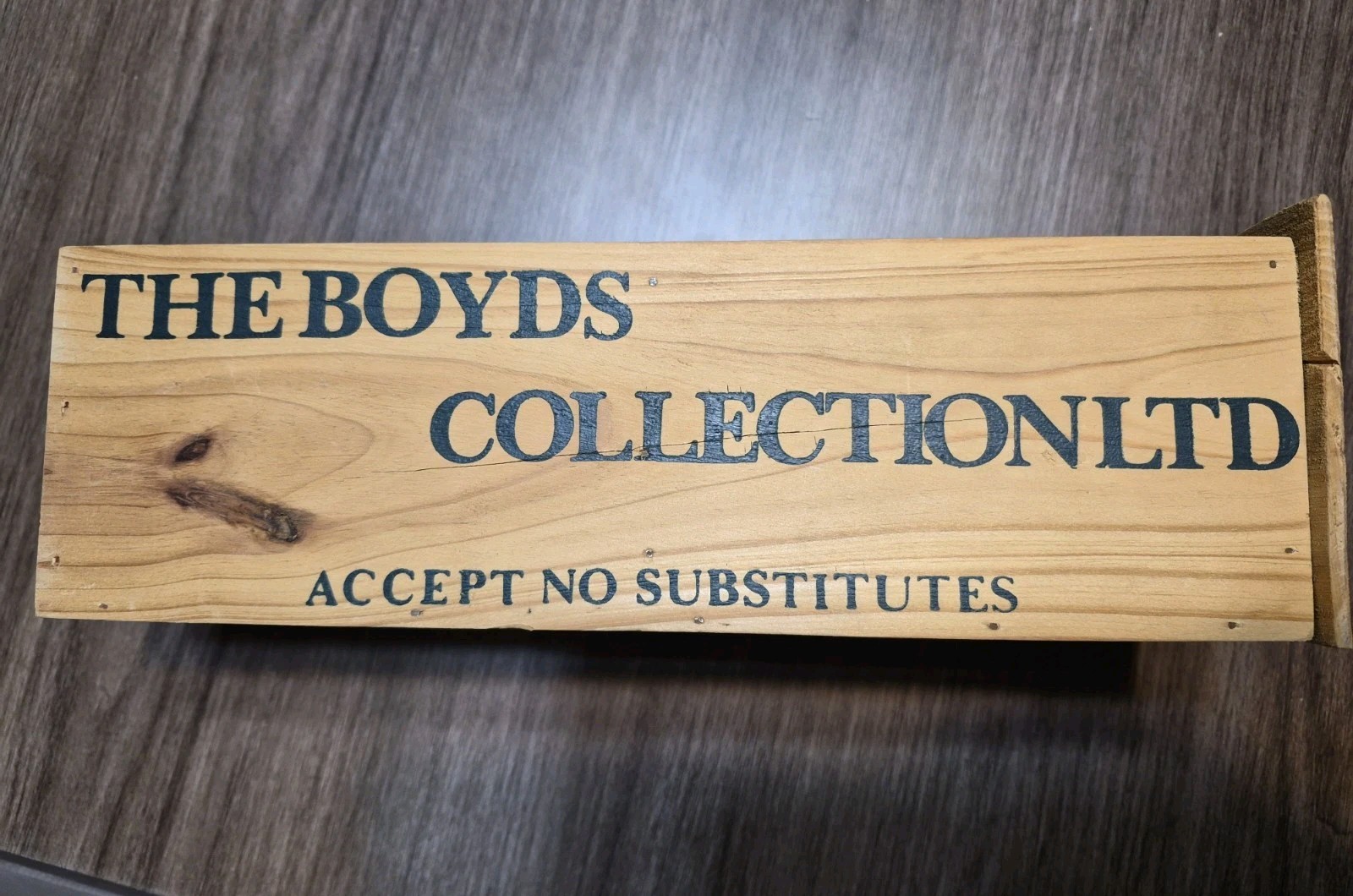 EUC Boyd’s Bears Wooden MINI Crate Box Shelf Gen You WINE