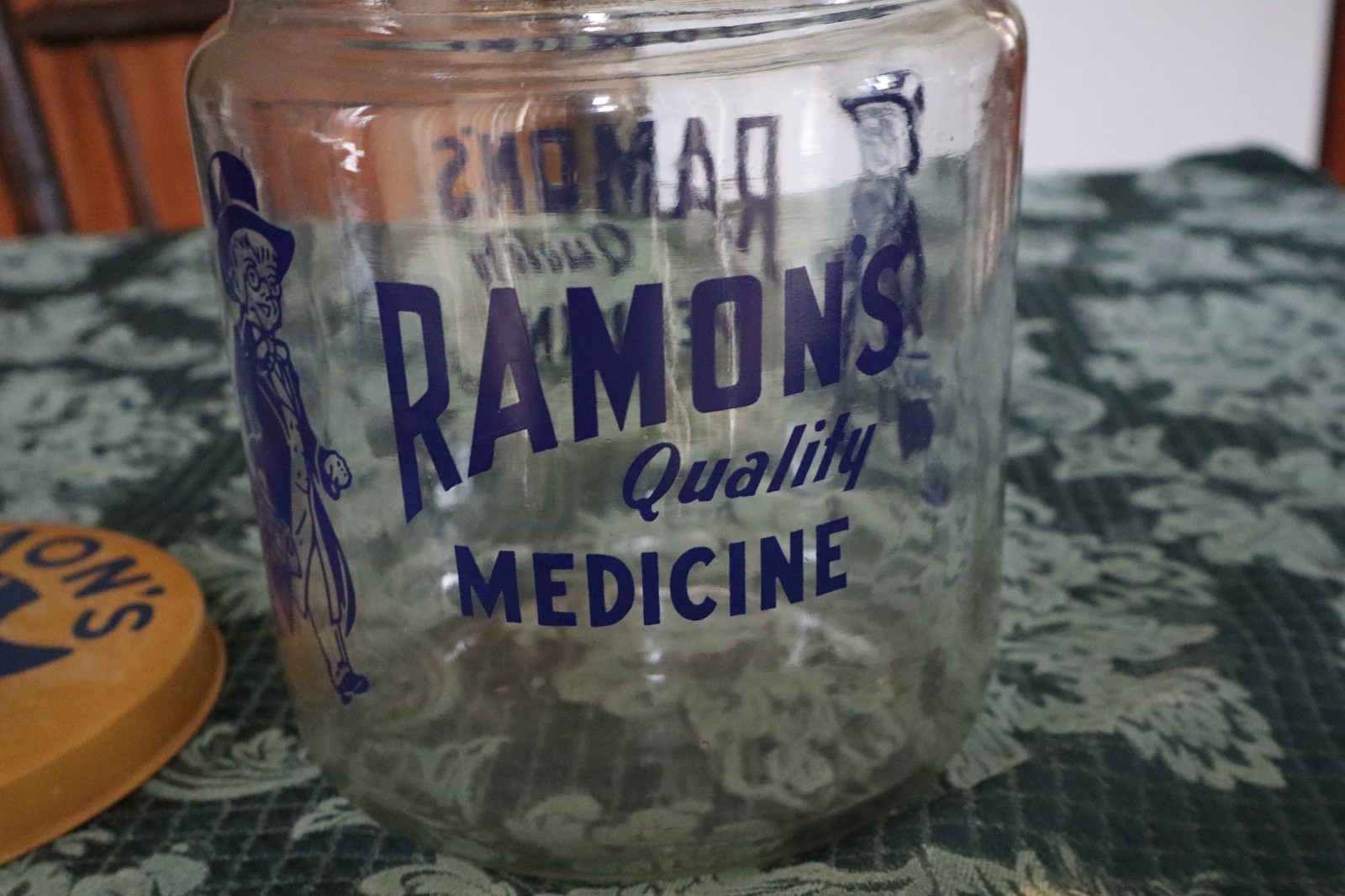 VTG RAMONS QUALITY MEDICINE THE LITTLE DOCTOR COUNTER TOP DISPLAY JAR