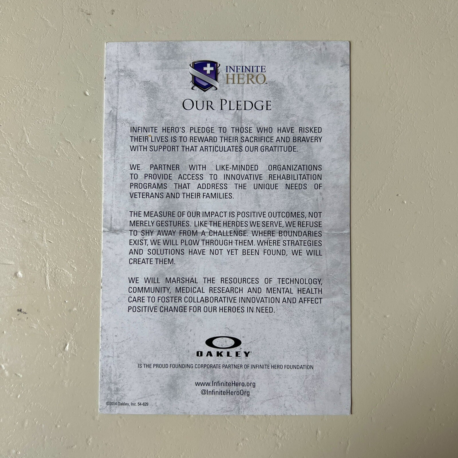 Oakley 6×4 Inch Store Display Card Signs – Infinite Hero & Custom (Set Of 3)