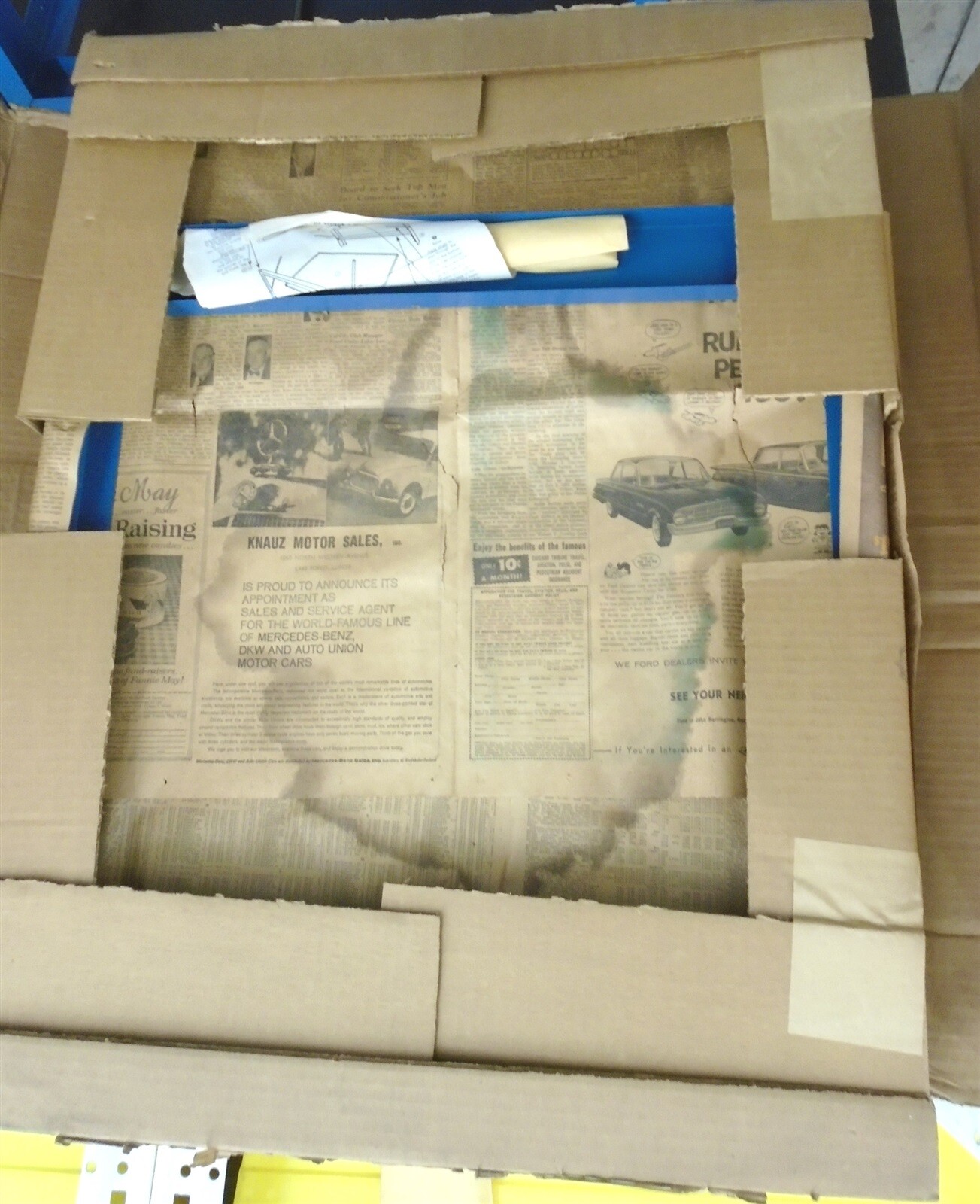 Vintage DUPLI-COLOR 1959-60 – METAL DISPLAY BASE – (NEW OLD STOCK in BOX)