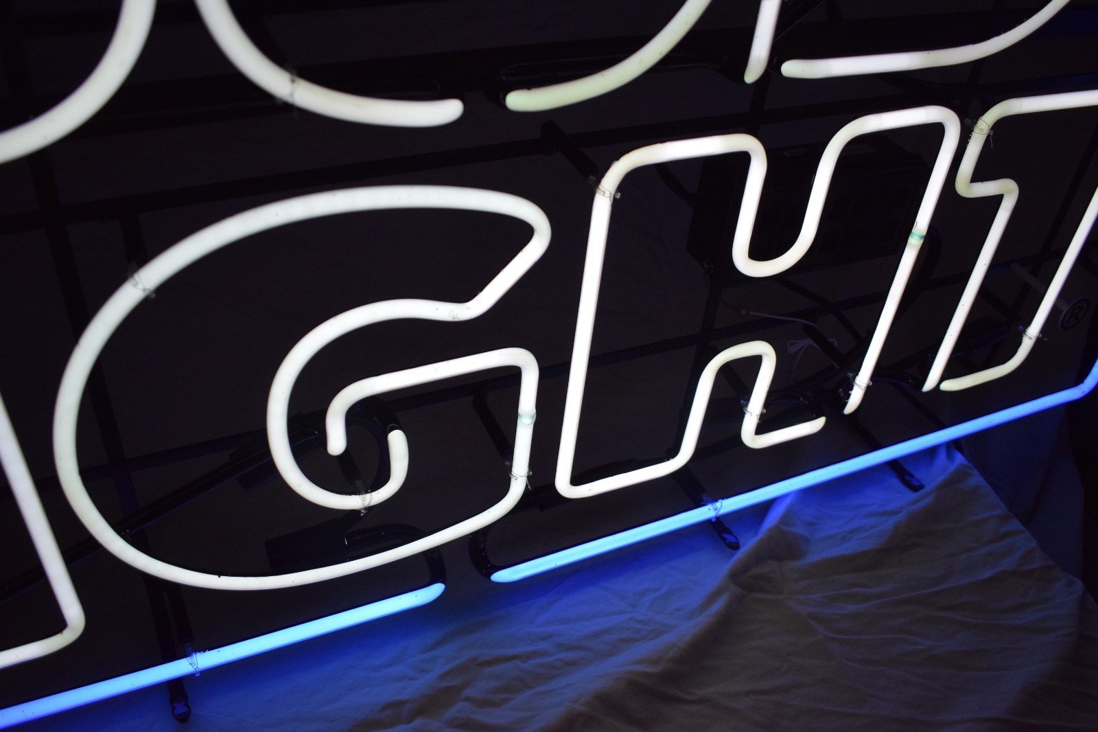 BUD LIGHT NEON SIGN 3 IN 1 WIRE FRAME HUGE 4 FEET WIDE 26″ TALL USA 2016 LED