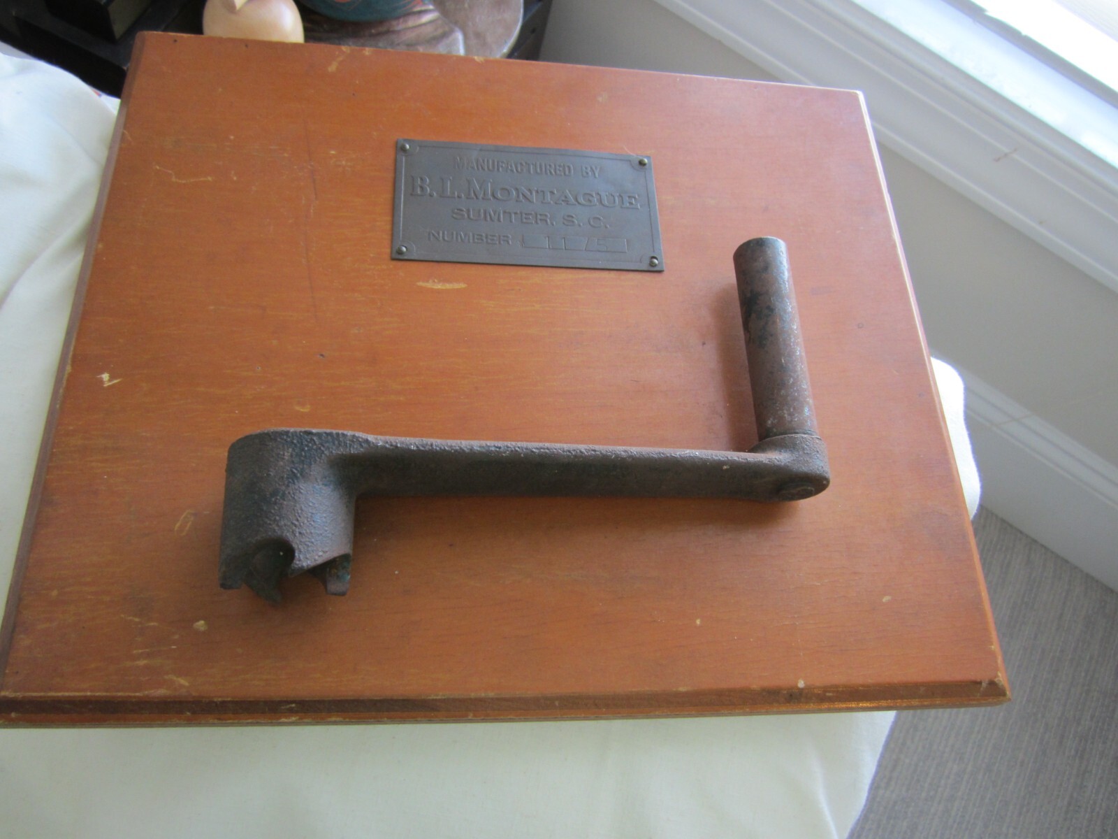 1890s Hand Crank Product Display B.L. Montegue Inc.