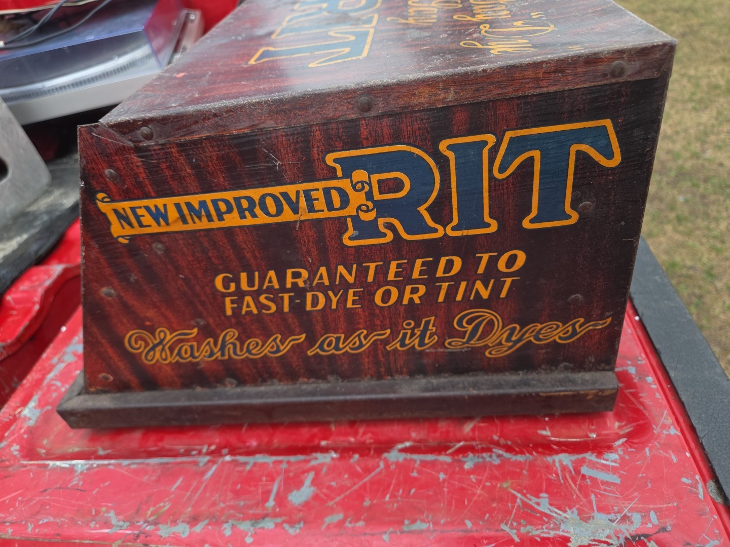 M METZGER CO. NEVER SAY DYE SAY RIT ANTIQUE METAL STORE DISPLAY SIGN SEE PHOTOS