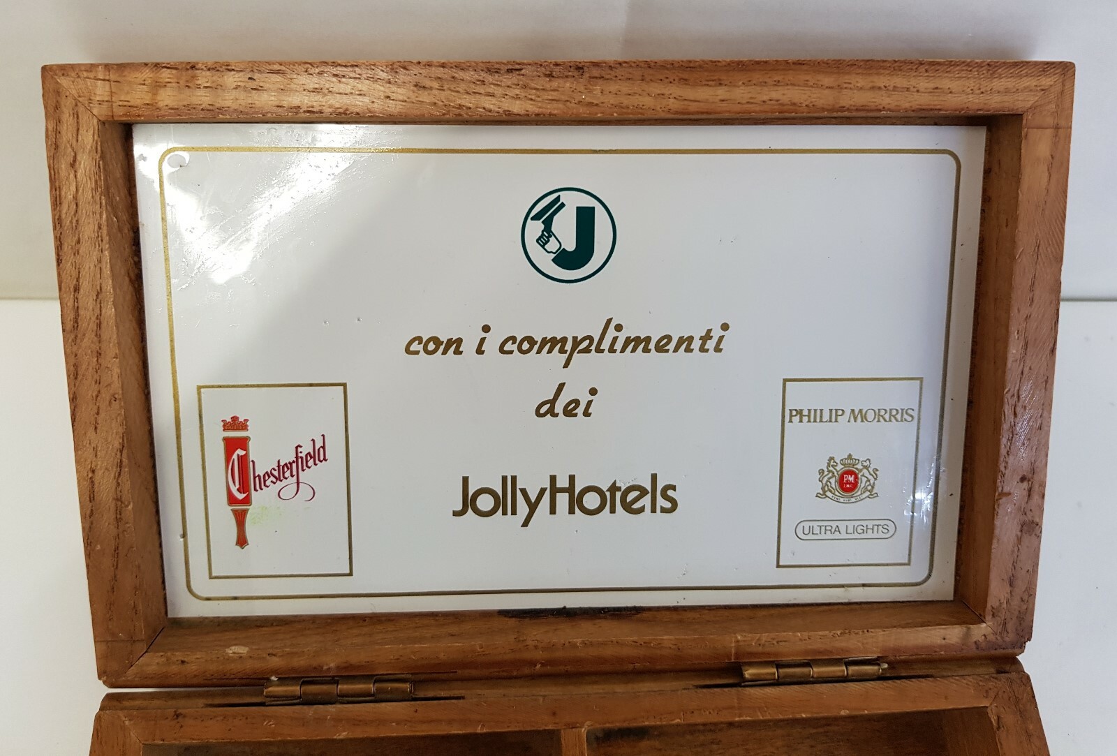 JOLLY HOTELS CHESTERFIELD PHILP MORRIS Pub Cigarette Tobacco Holder Wooden Box