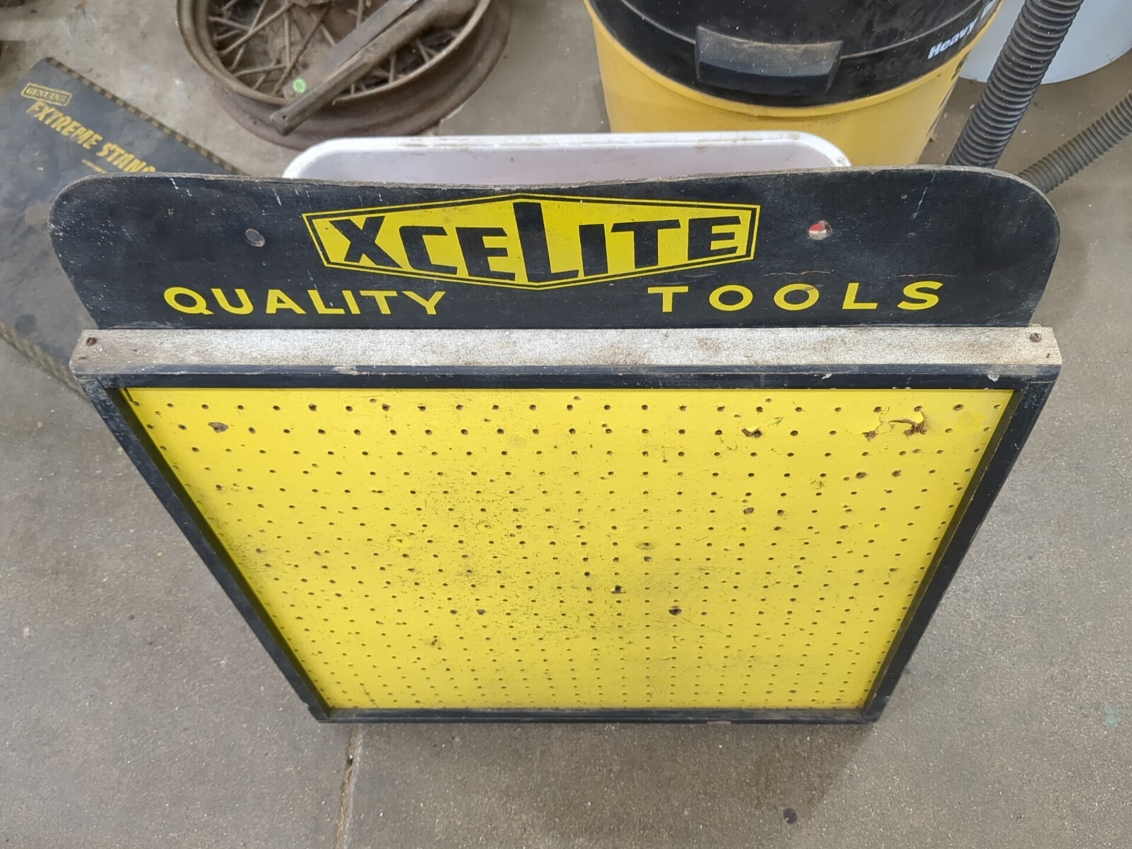 Vintage Xcelite Quality Tools Display Peg Board 30.25″ X 24.75″ X 2″ Blk Yellow