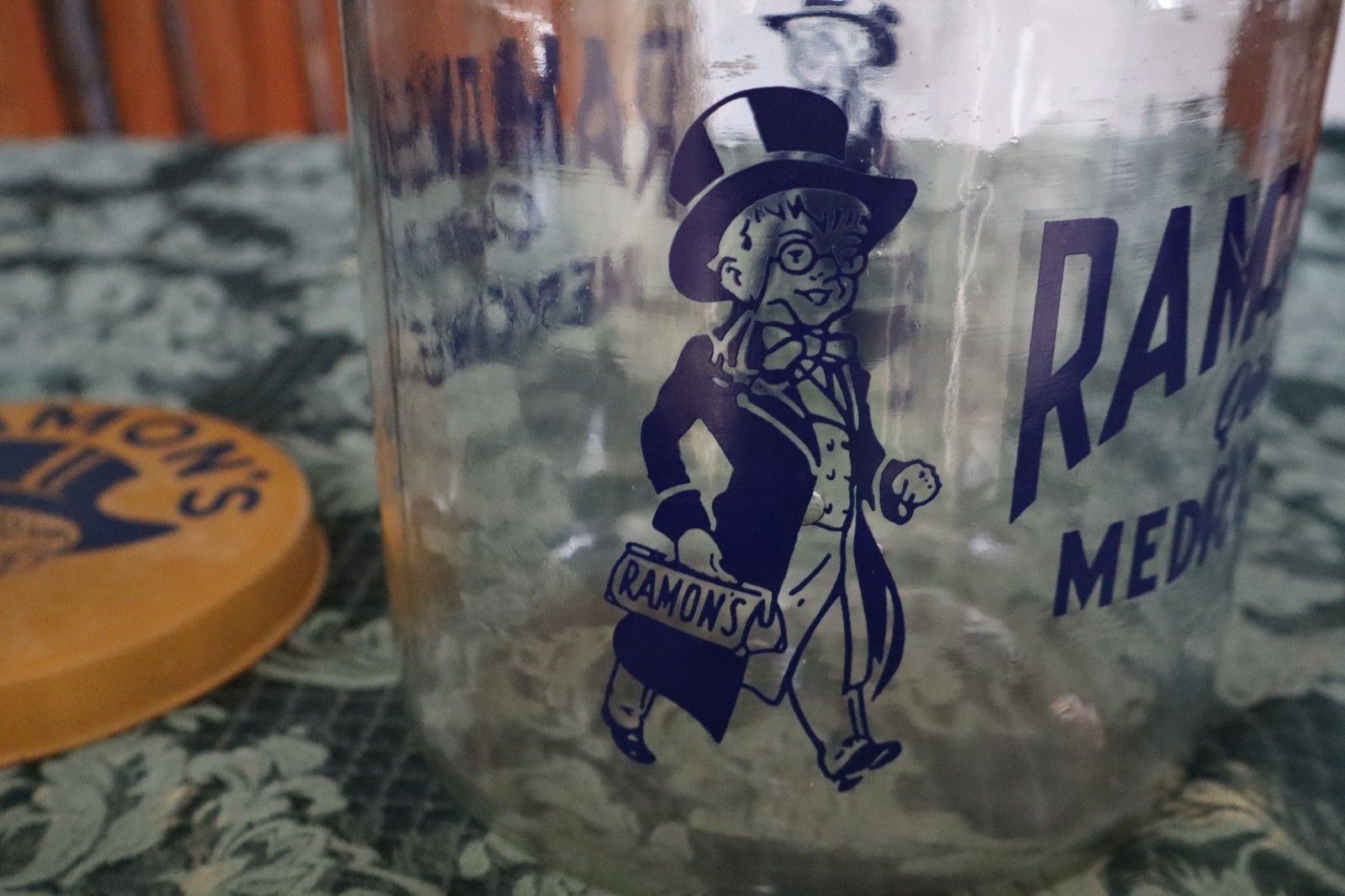 VTG RAMONS QUALITY MEDICINE THE LITTLE DOCTOR COUNTER TOP DISPLAY JAR