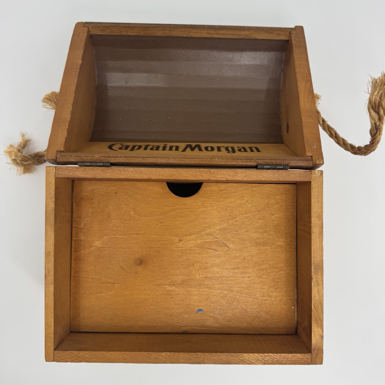 Captain Morgan 100 Proof Wooden Treasure Chest Box Promo Display Chest w Drawer