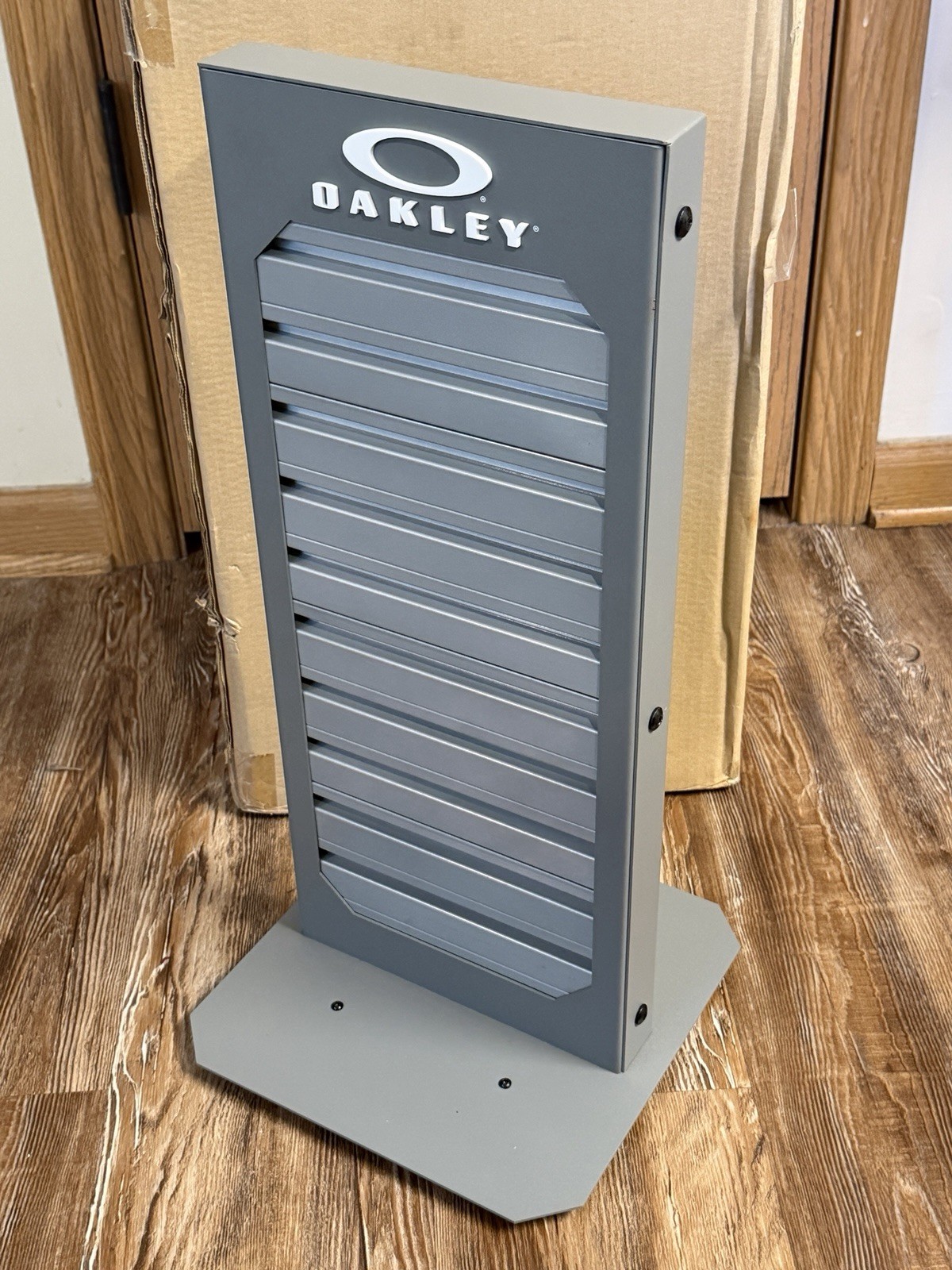 Oakley Counter Swivel Display Stand With Hooks ZOORI21 RI0001