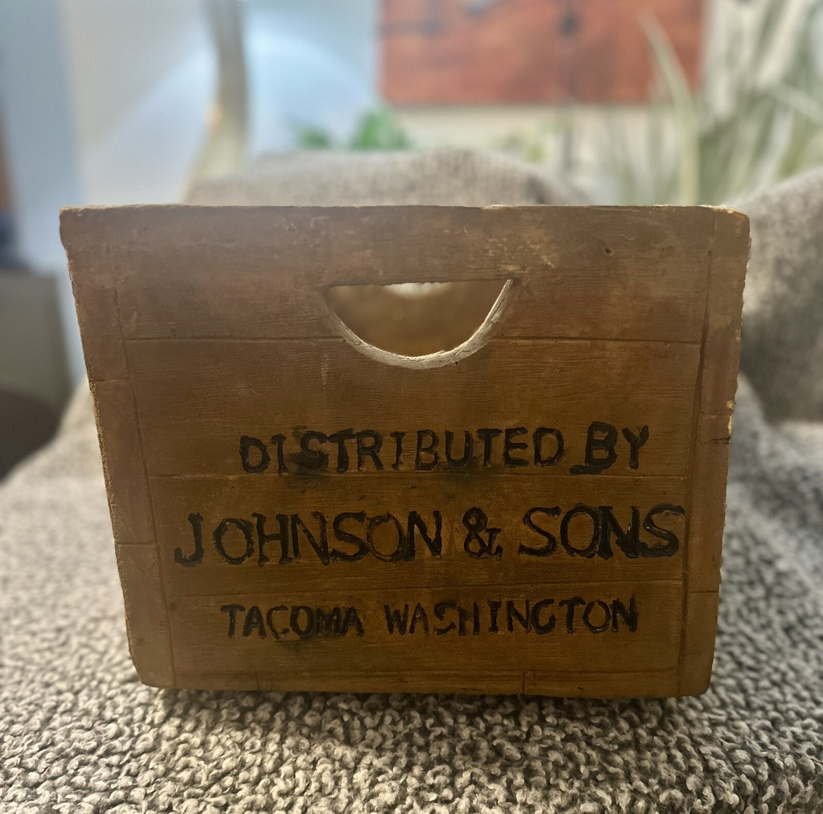 Johnson and Sons crate Box Tacoma, Washington (Fantasy Foam/Novelty/art deco)